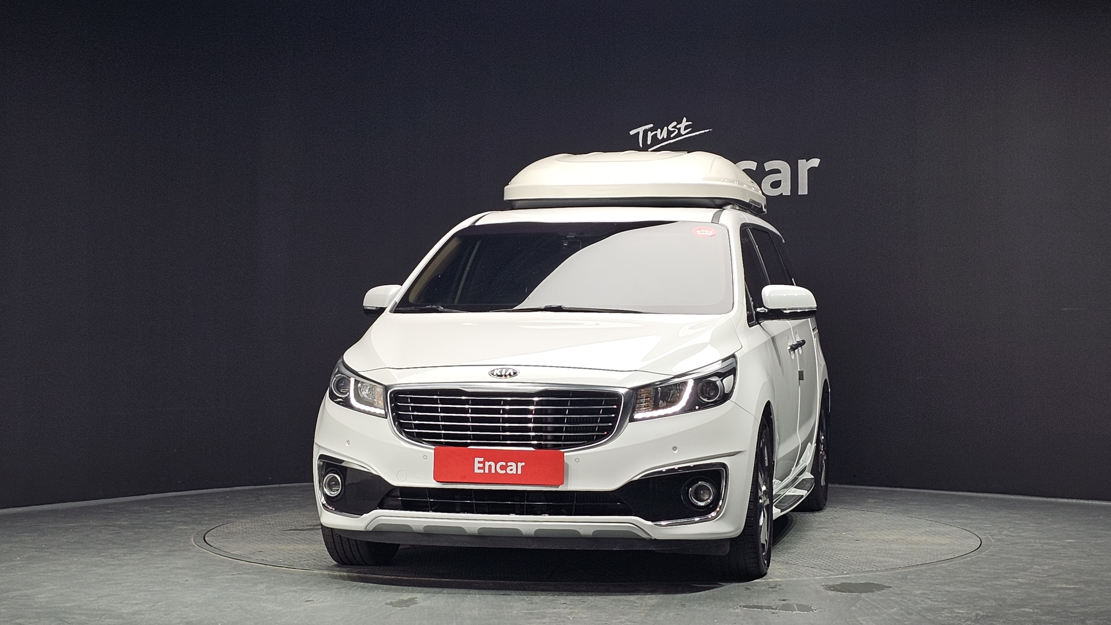 KIA CARNIVAL photo 2