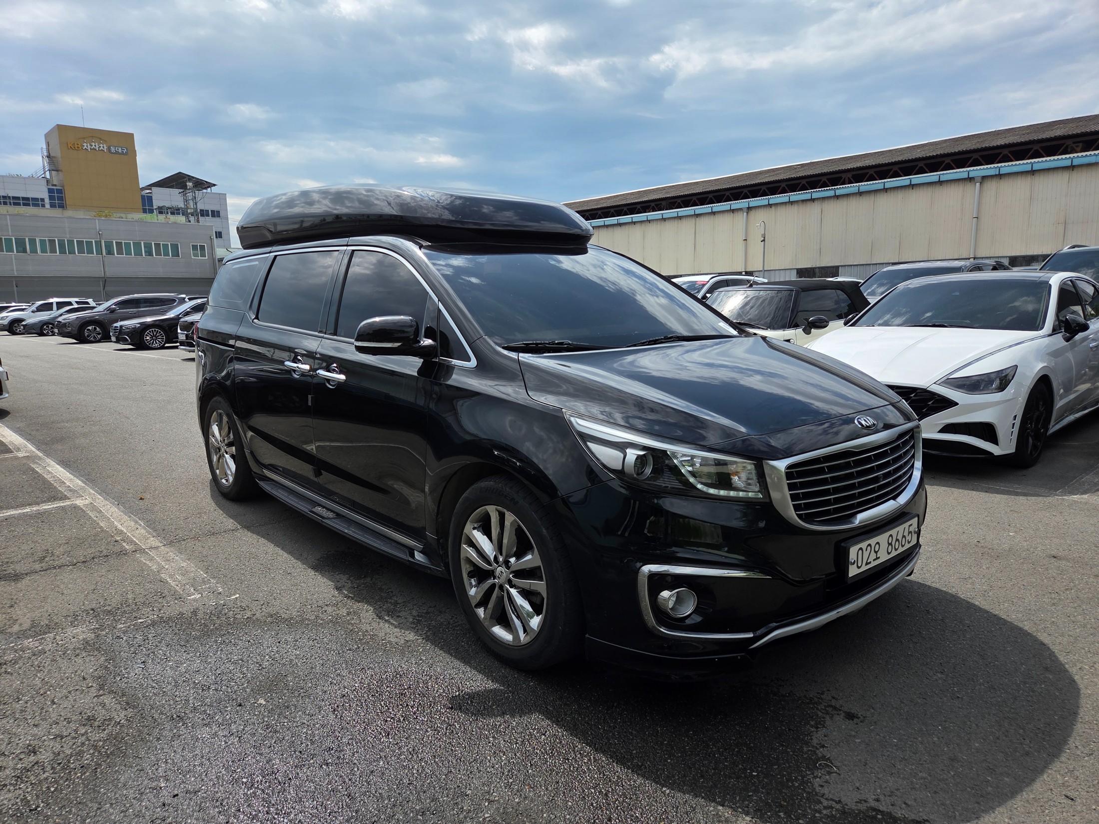 KIA CARNIVAL