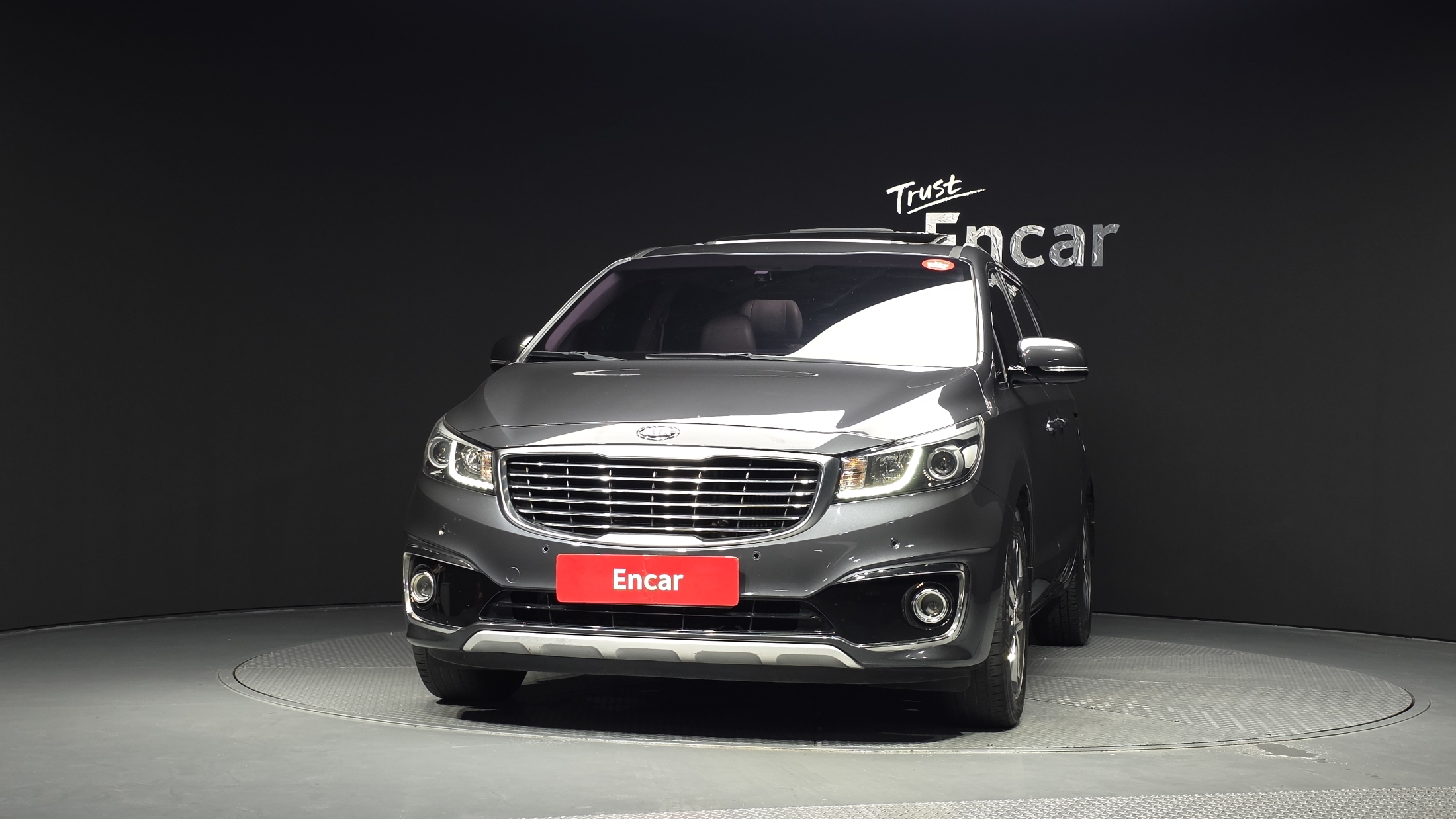 KIA CARNIVAL photo 3