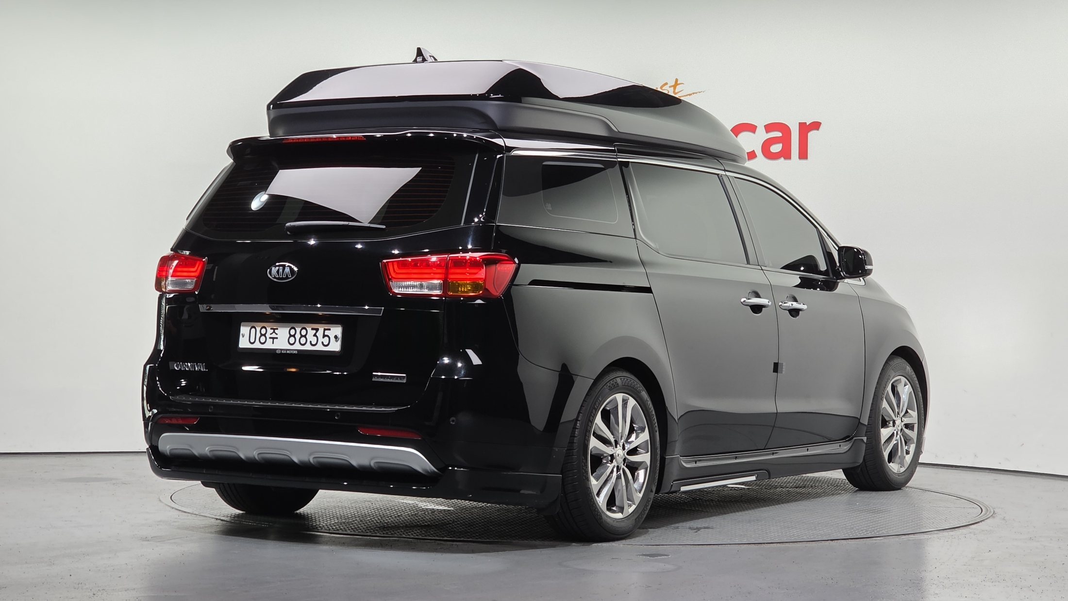 KIA CARNIVAL photo 2