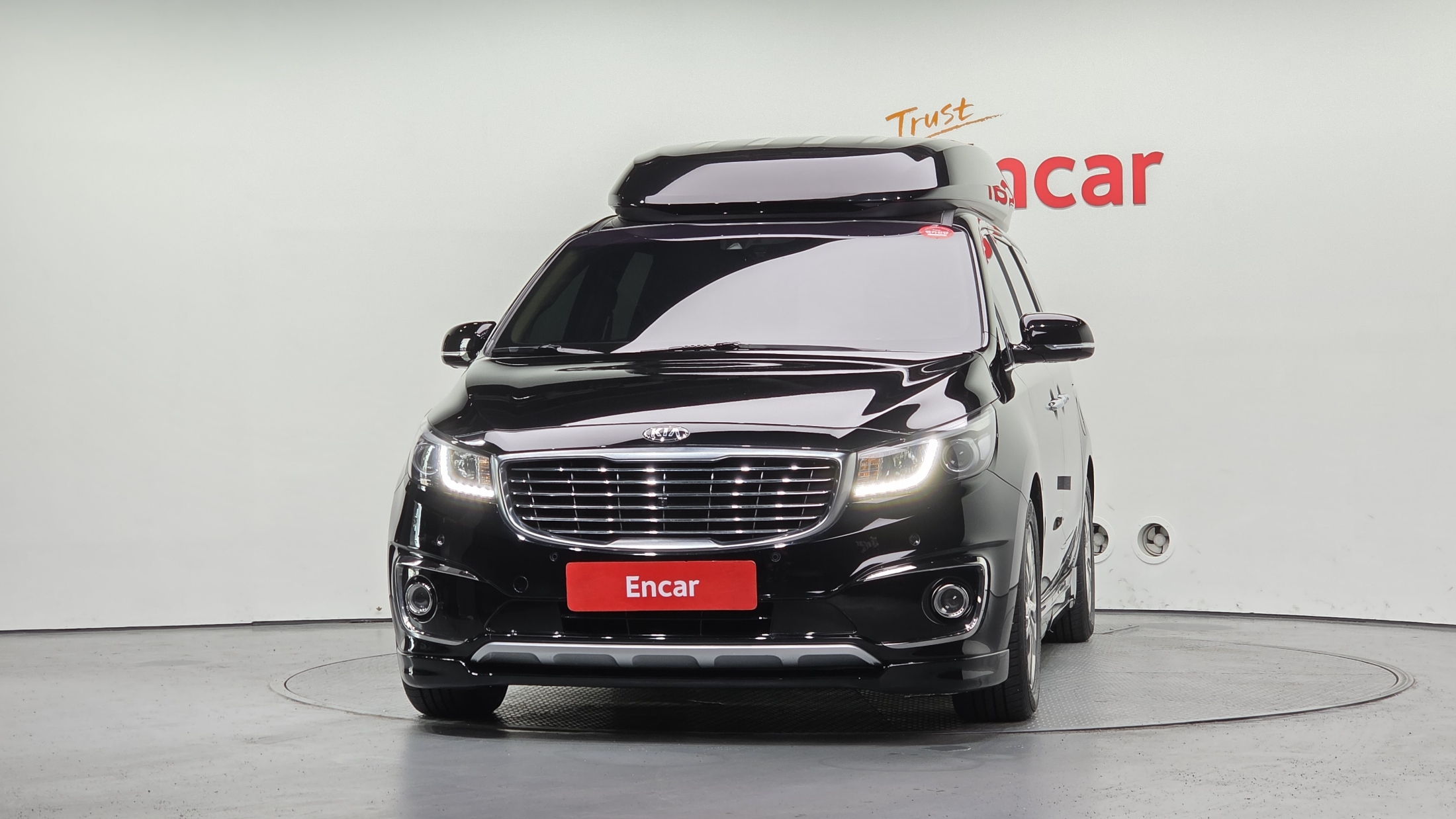 KIA CARNIVAL photo 3