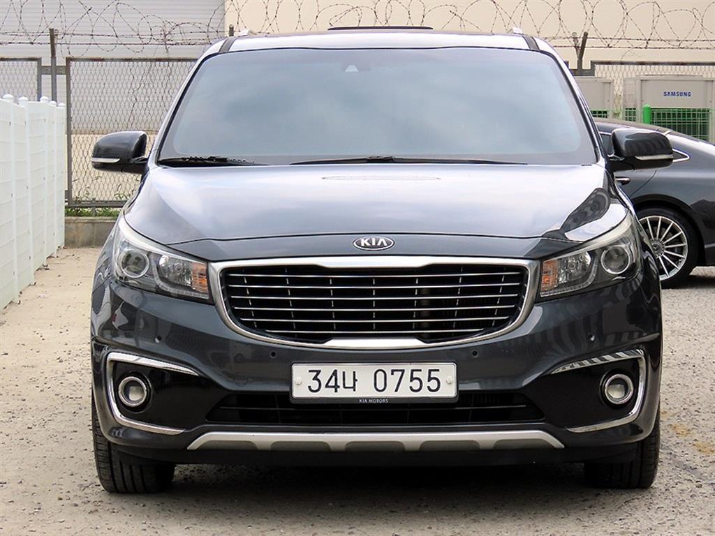 KIA CARNIVAL photo 2