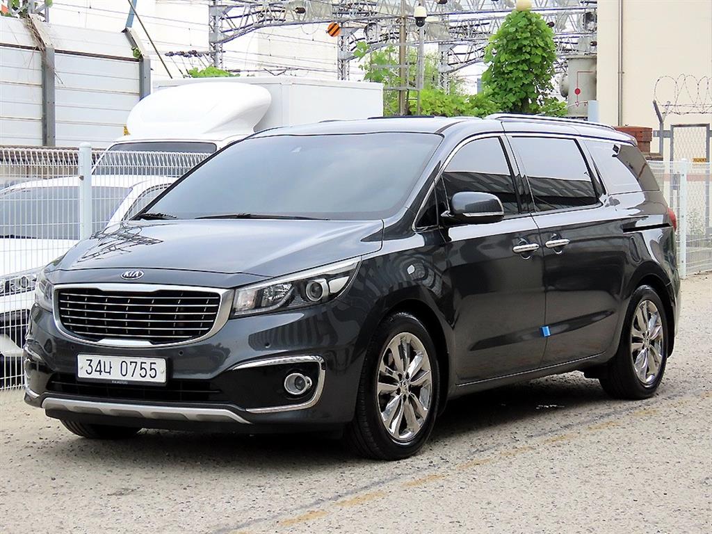 KIA CARNIVAL