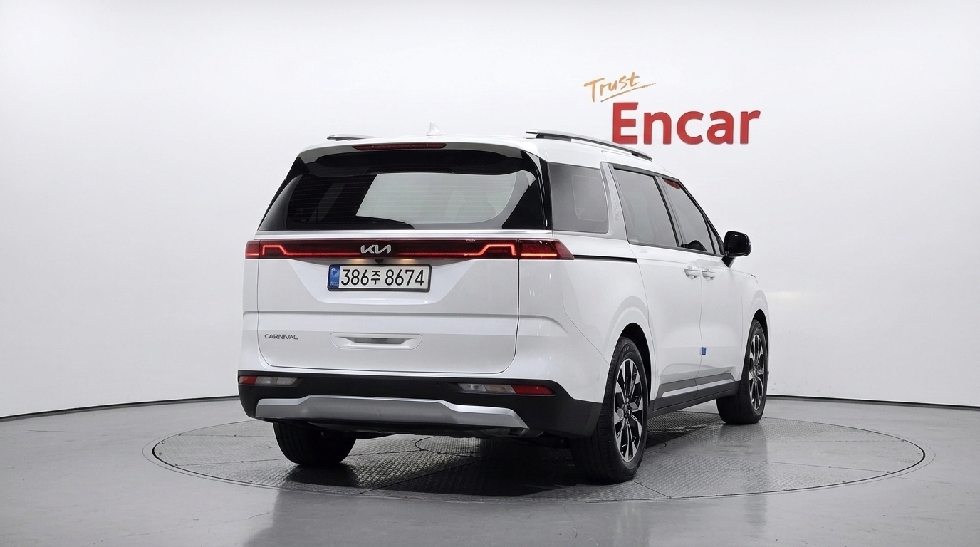 KIA CARNIVAL photo 3