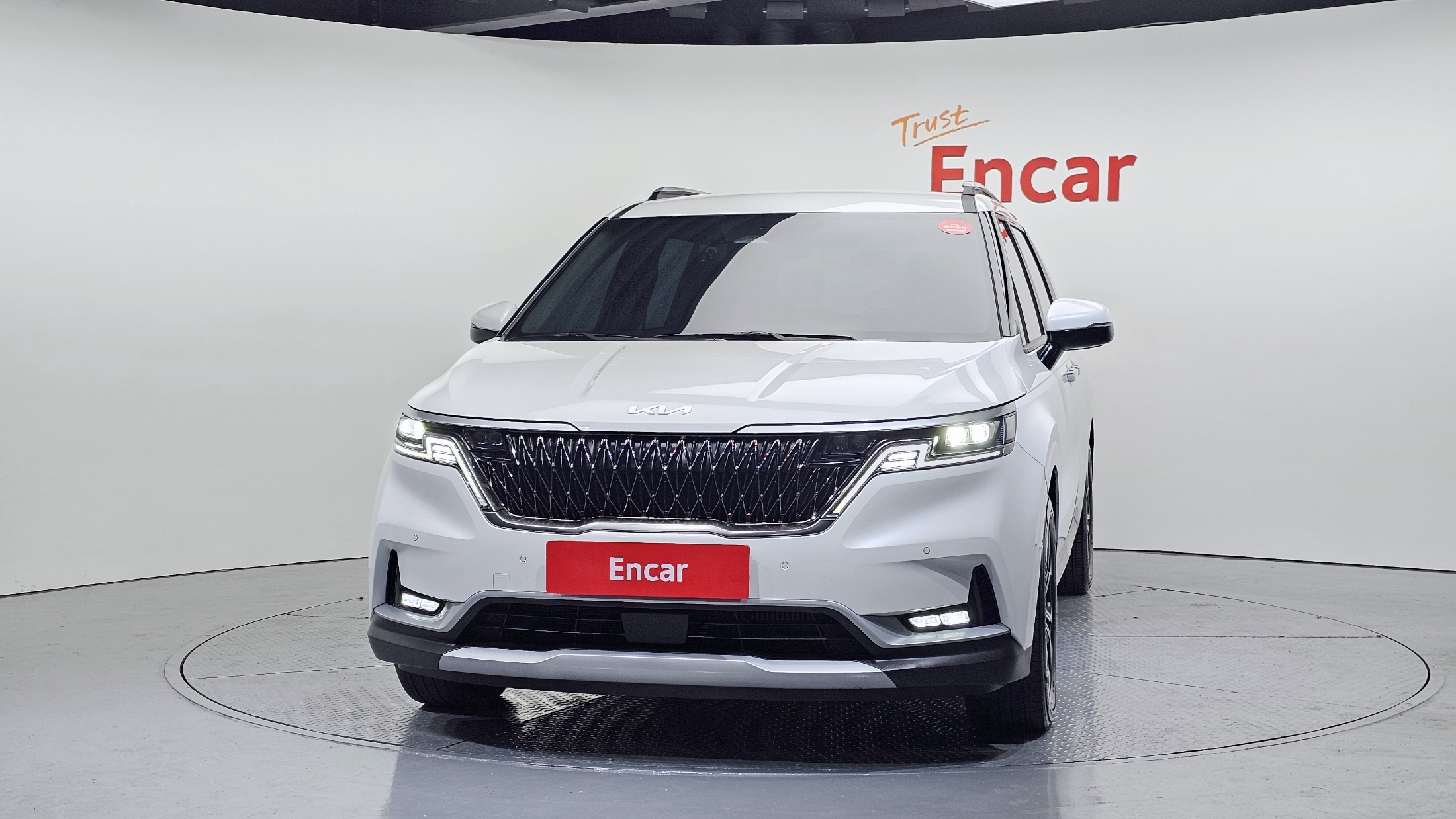 KIA CARNIVAL photo 3