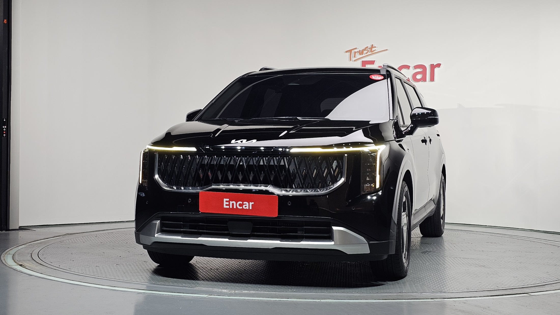 KIA CARNIVAL photo 3