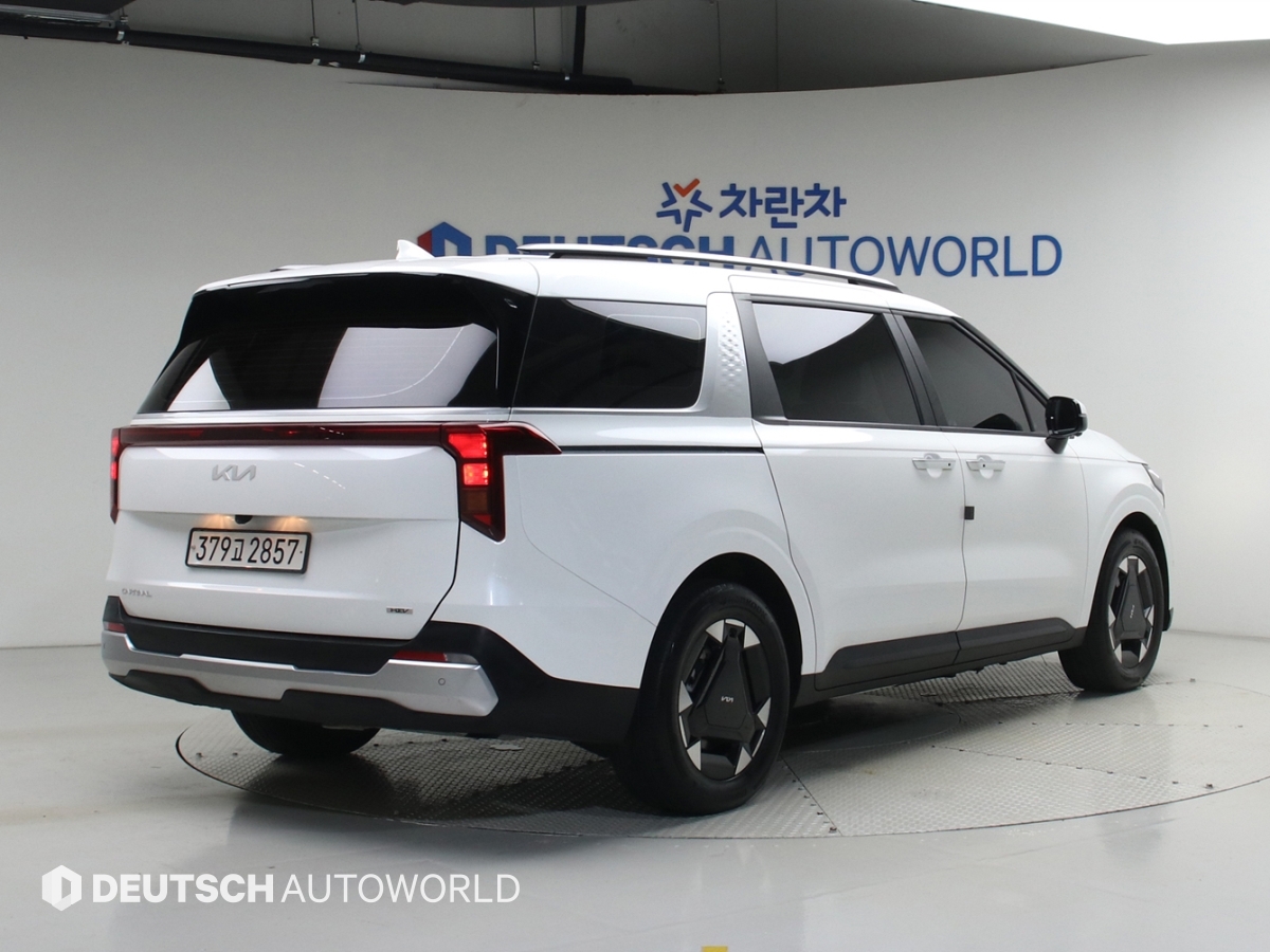 KIA CARNIVAL photo 3
