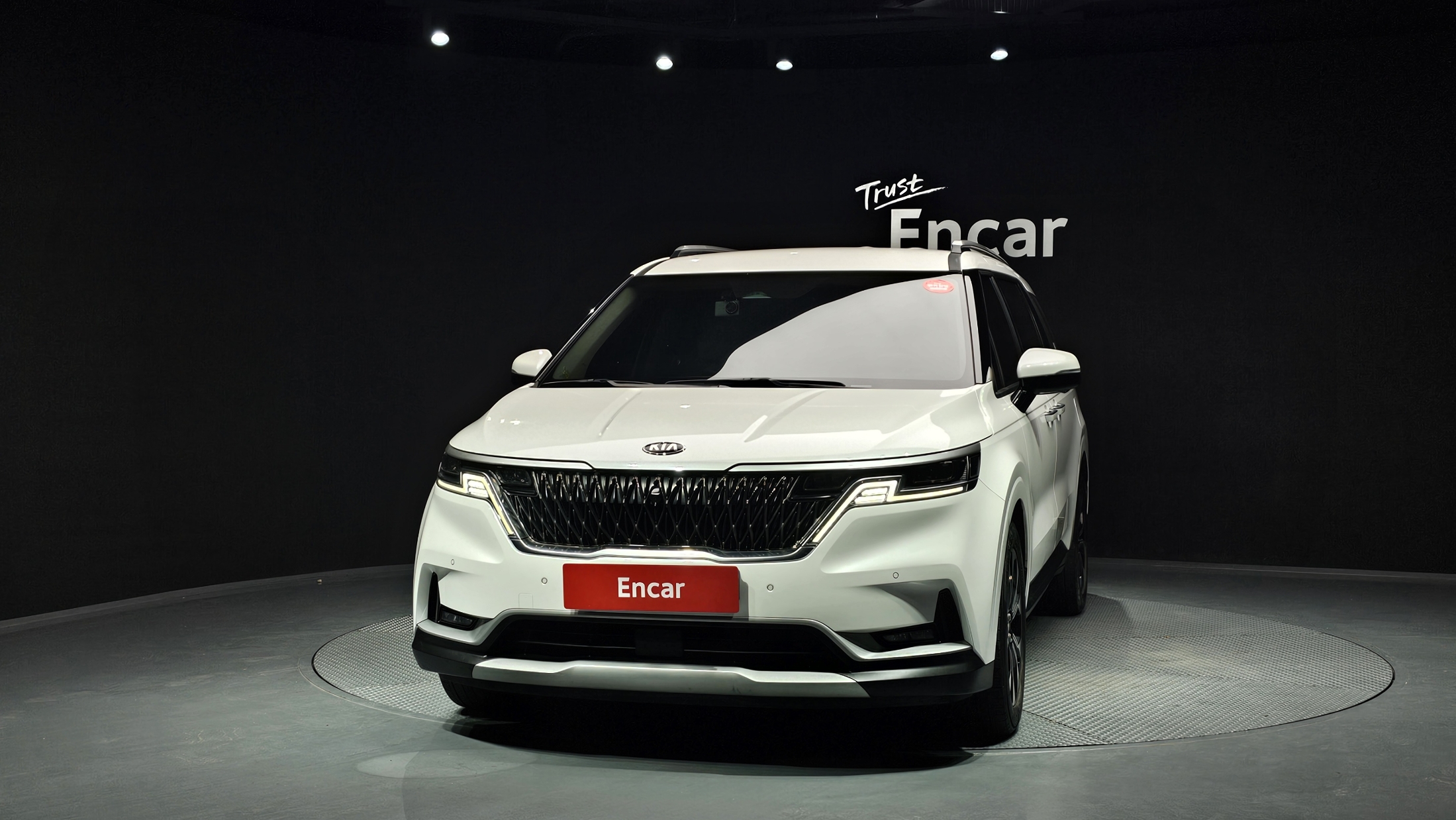 KIA CARNIVAL photo 3