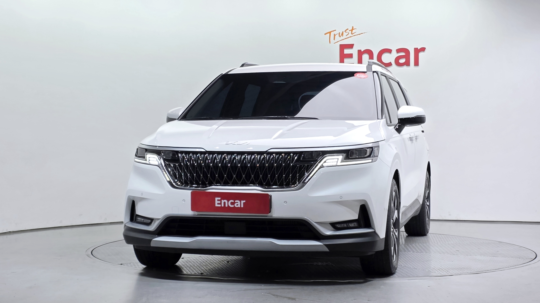 KIA CARNIVAL photo 3