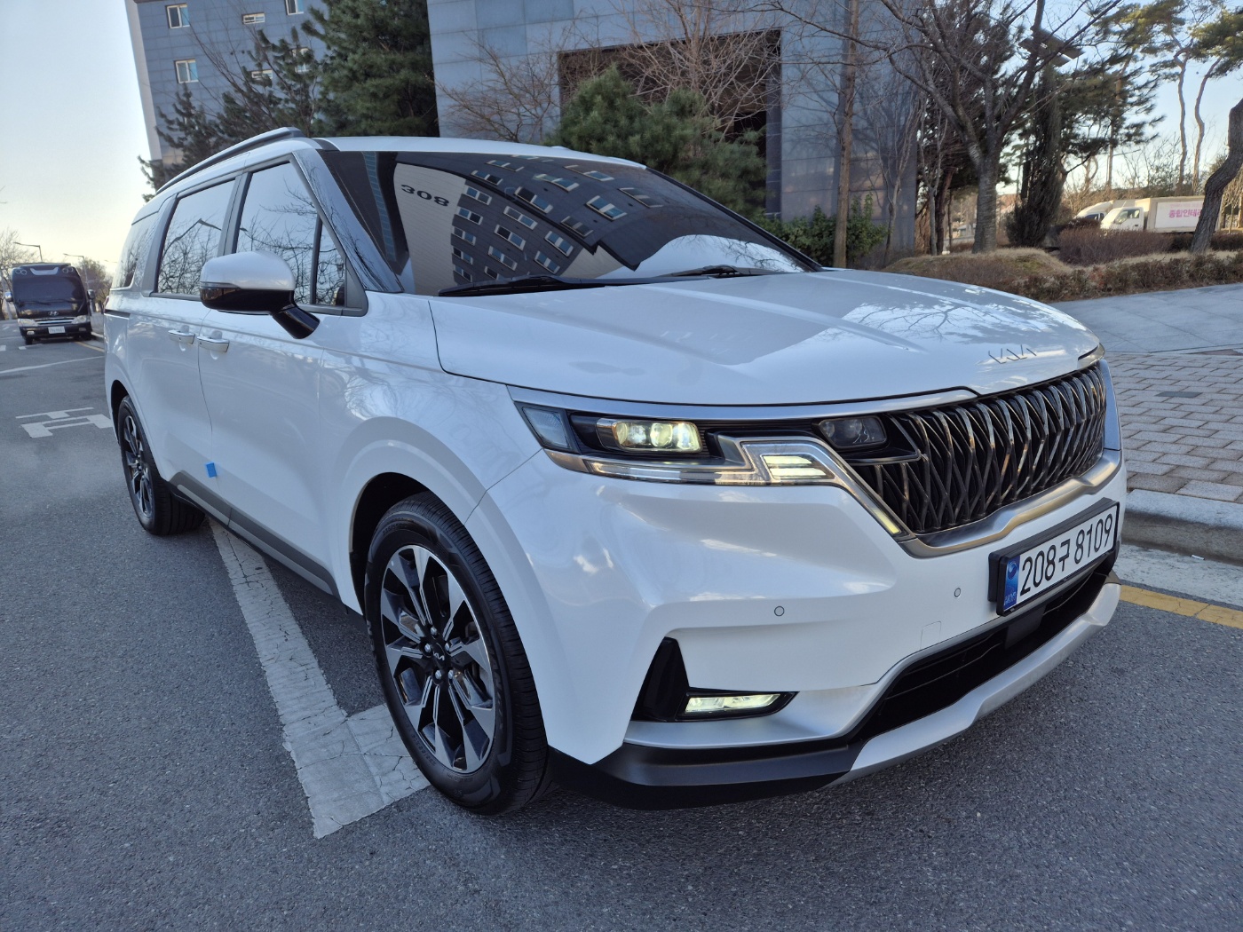KIA CARNIVAL photo 3