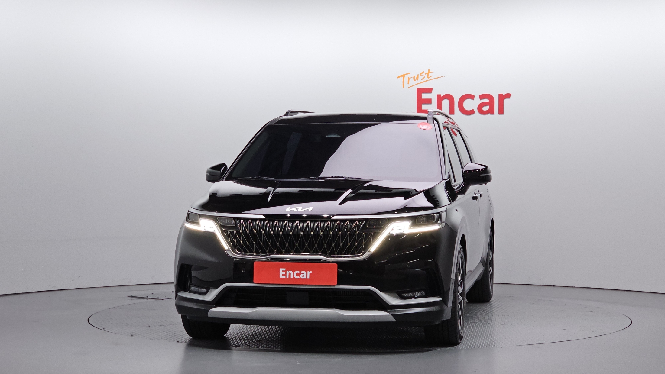 KIA CARNIVAL photo 3