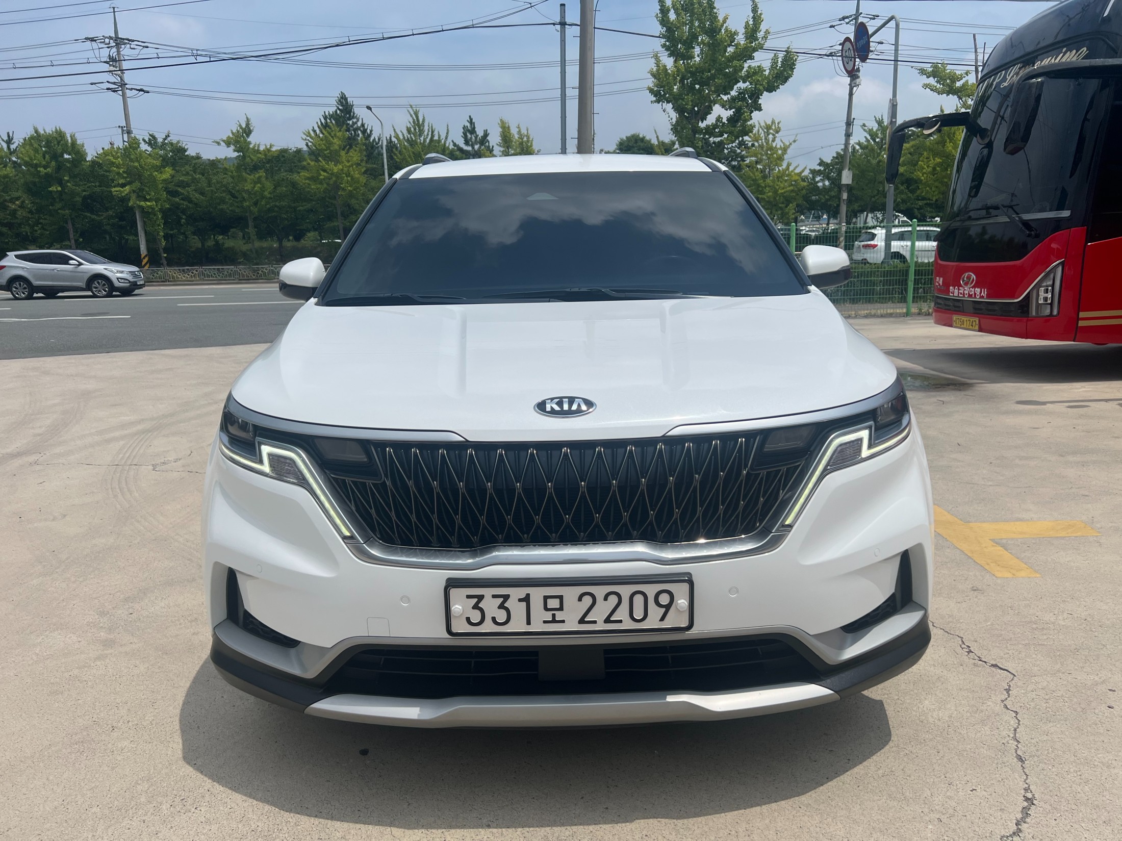 KIA CARNIVAL photo 2