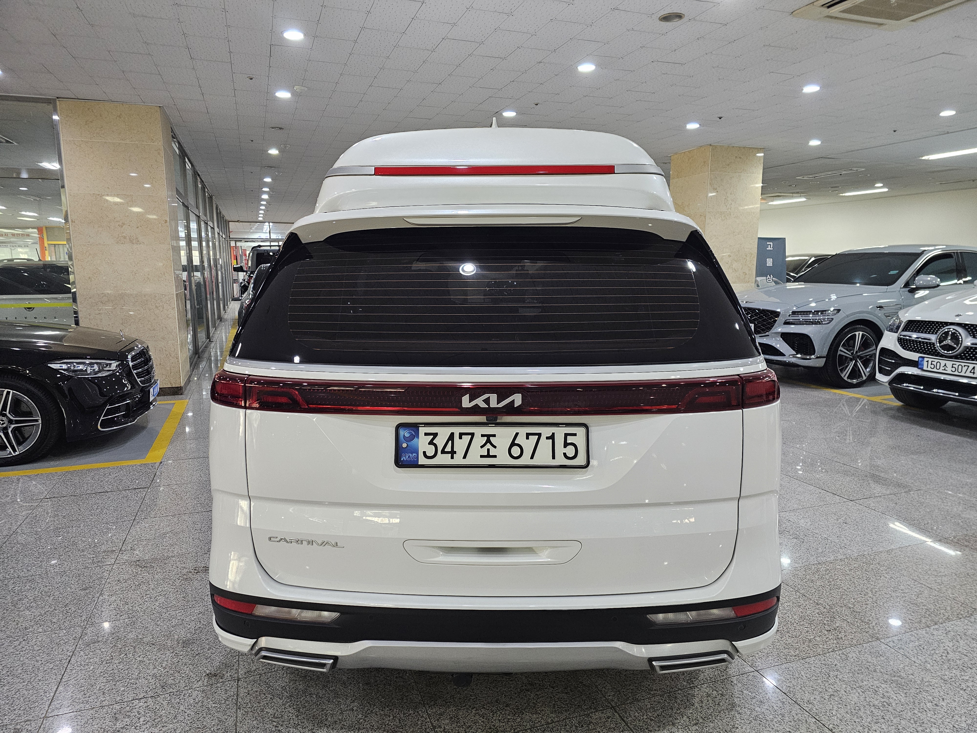 KIA CARNIVAL photo 3