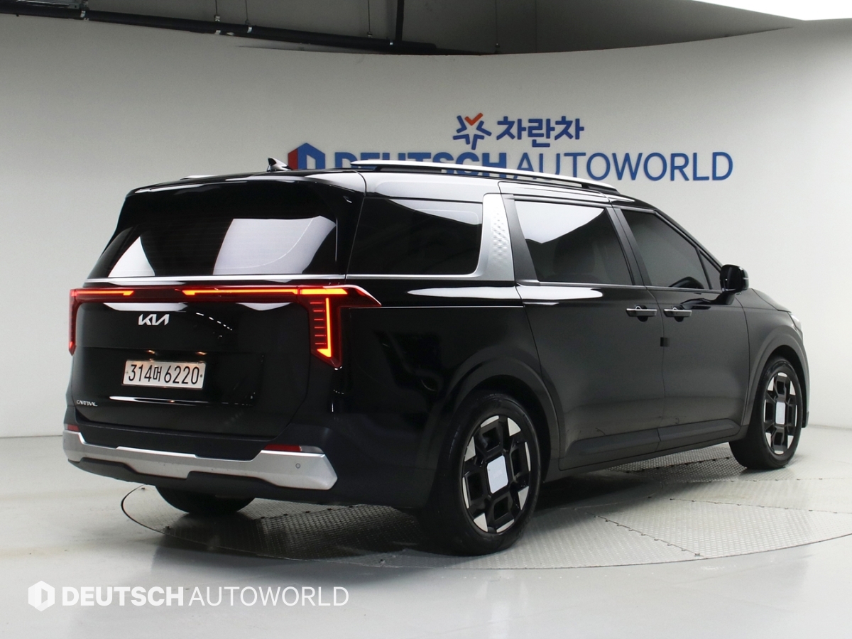 KIA CARNIVAL photo 3