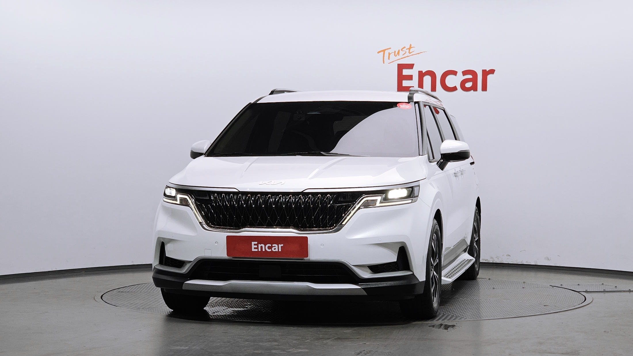 KIA CARNIVAL photo 3