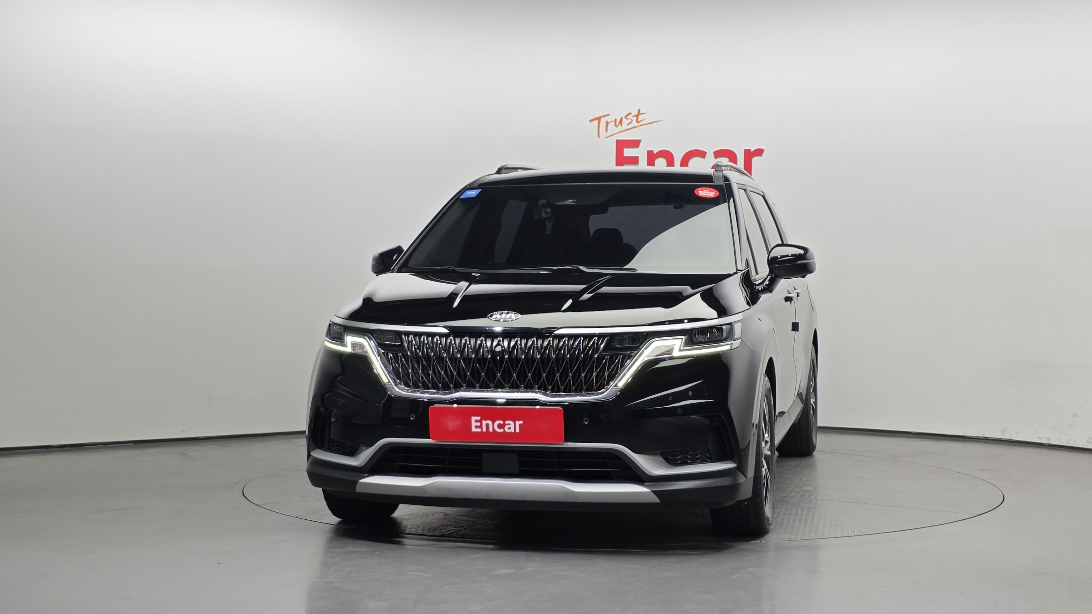 KIA CARNIVAL photo 3