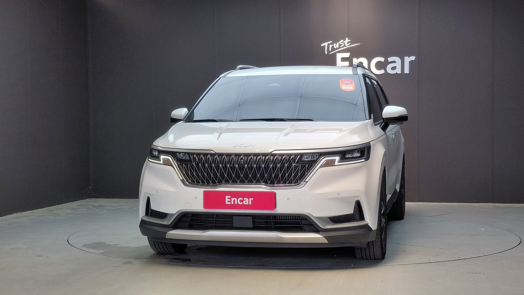 KIA CARNIVAL photo 3