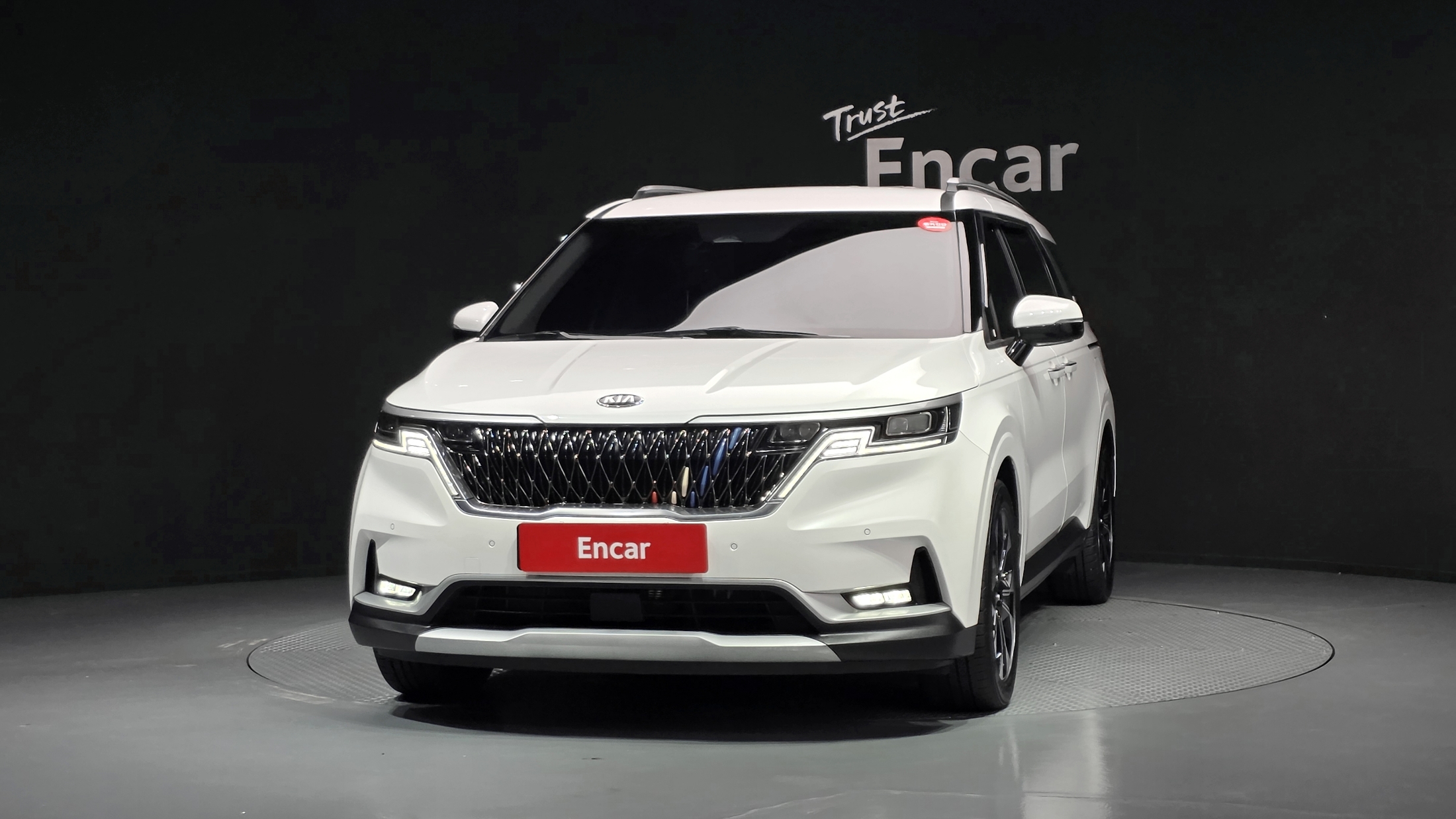 KIA CARNIVAL photo 3