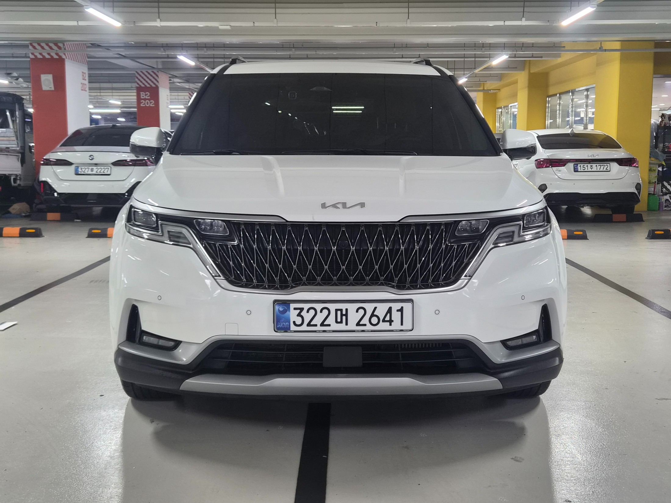 KIA CARNIVAL photo 2