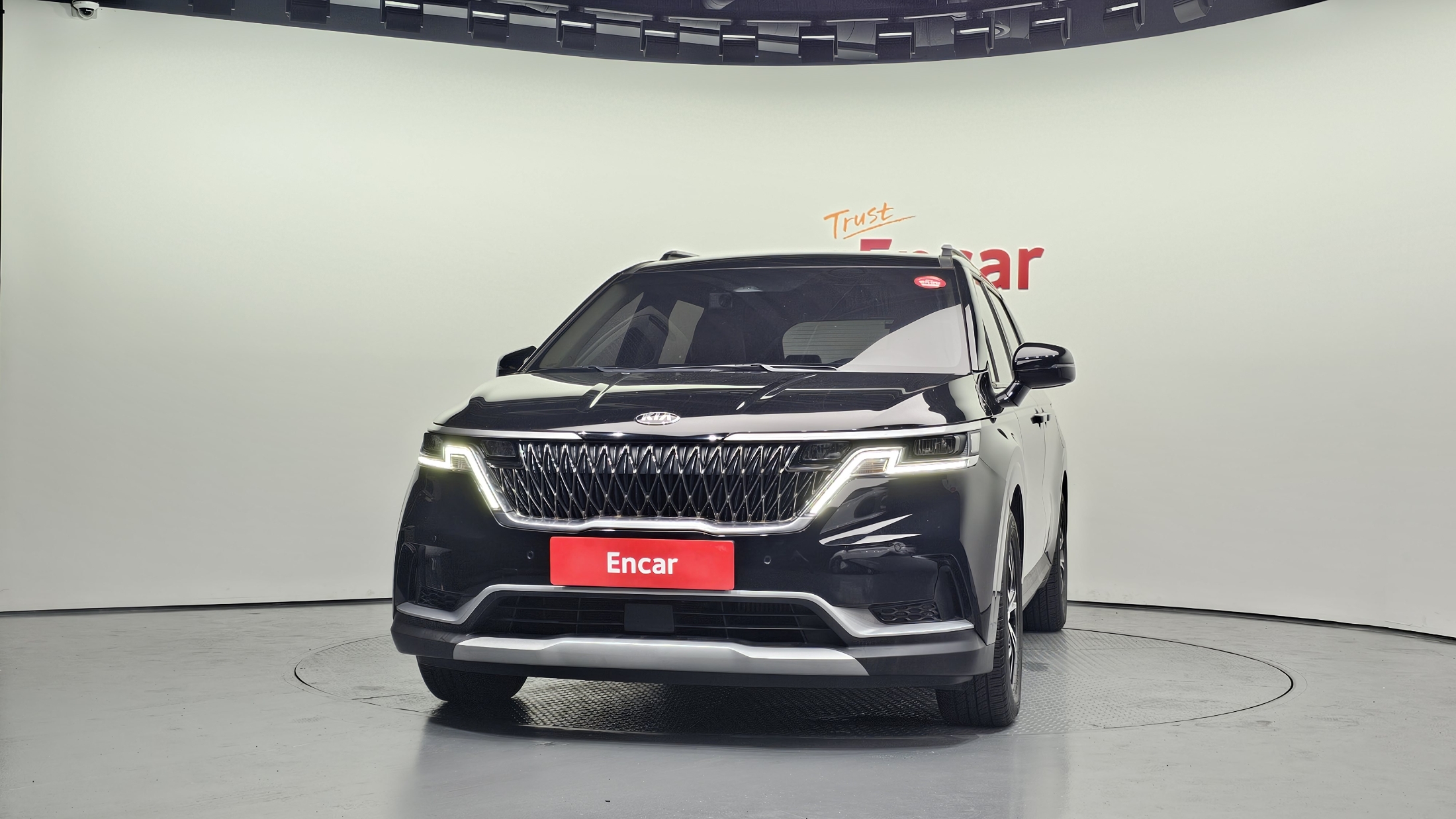 KIA CARNIVAL photo 3