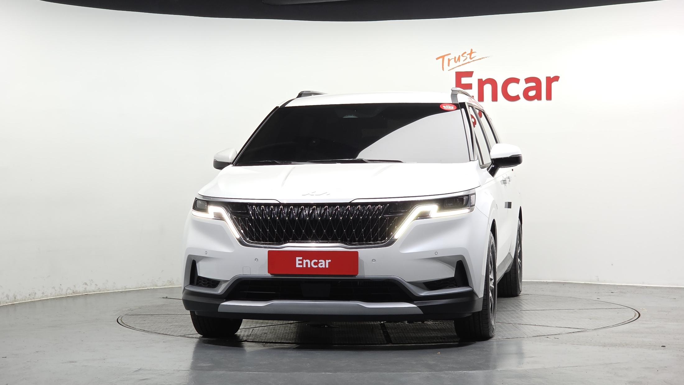 KIA CARNIVAL photo 3