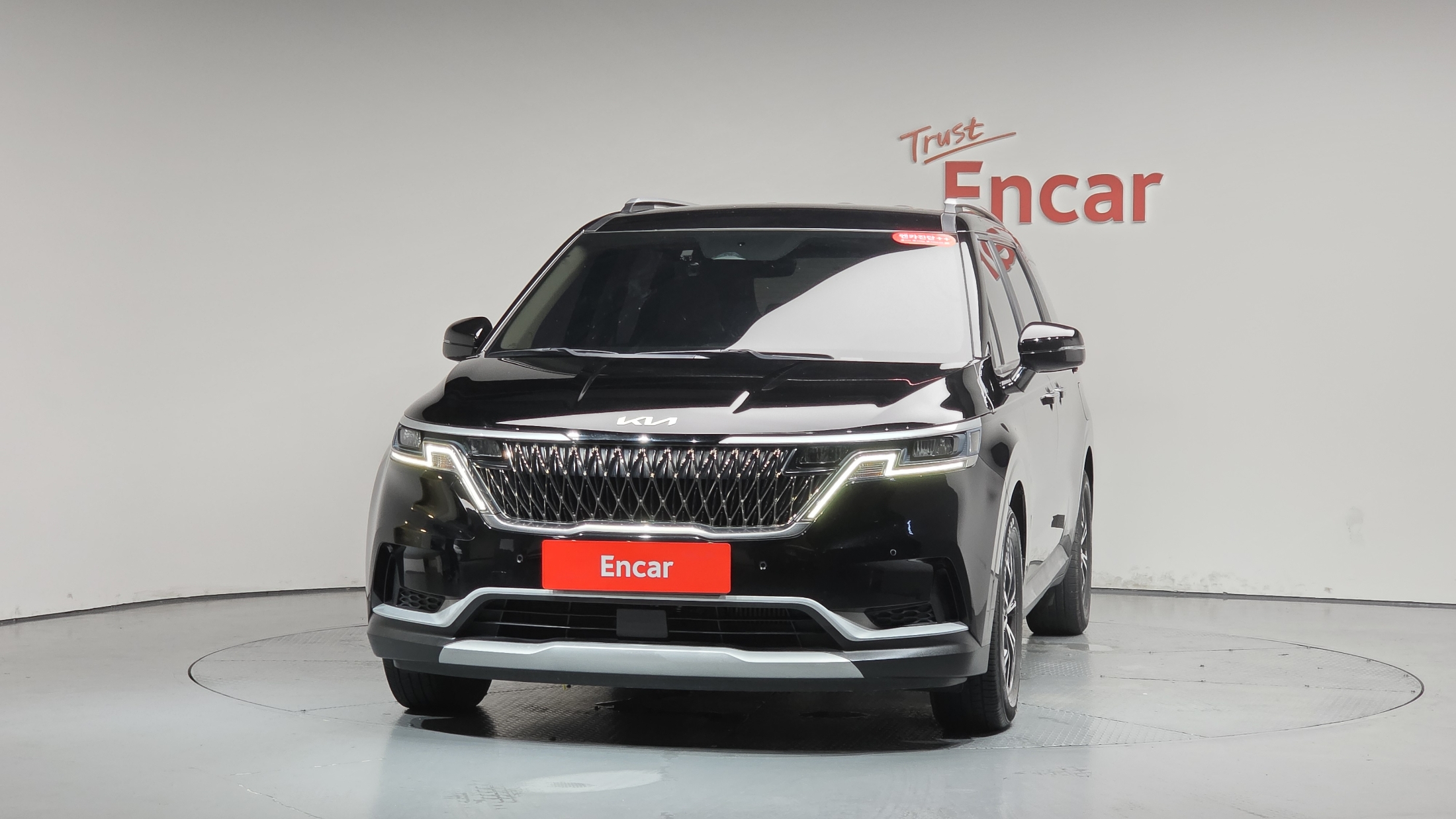 KIA CARNIVAL photo 3