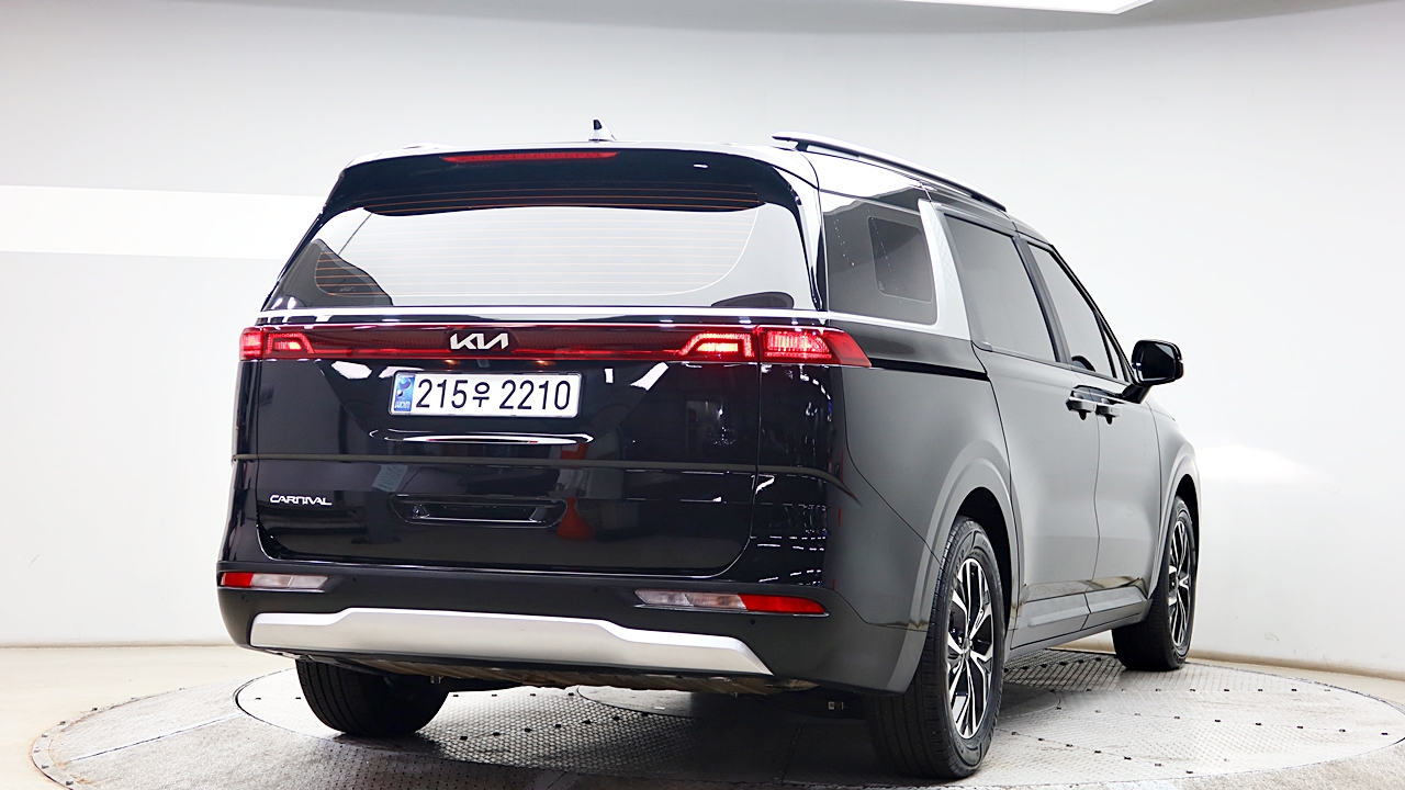 KIA CARNIVAL photo 2