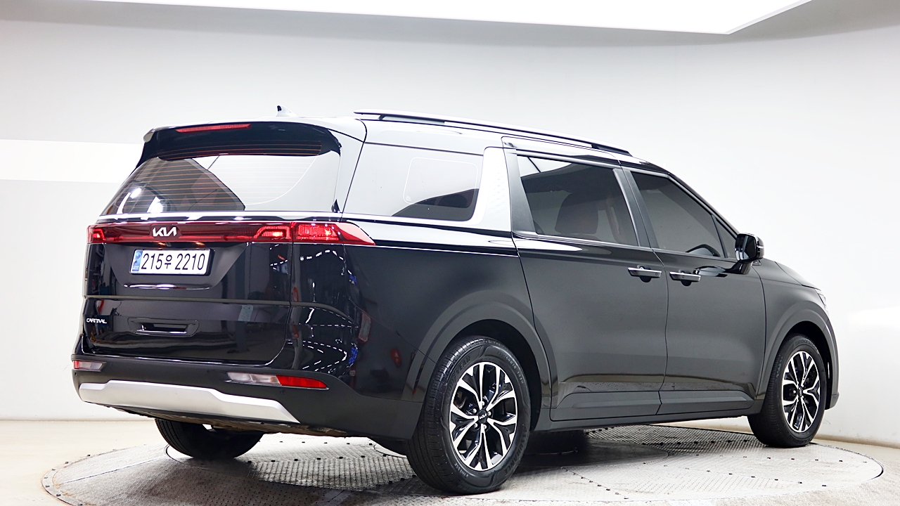KIA CARNIVAL photo 3