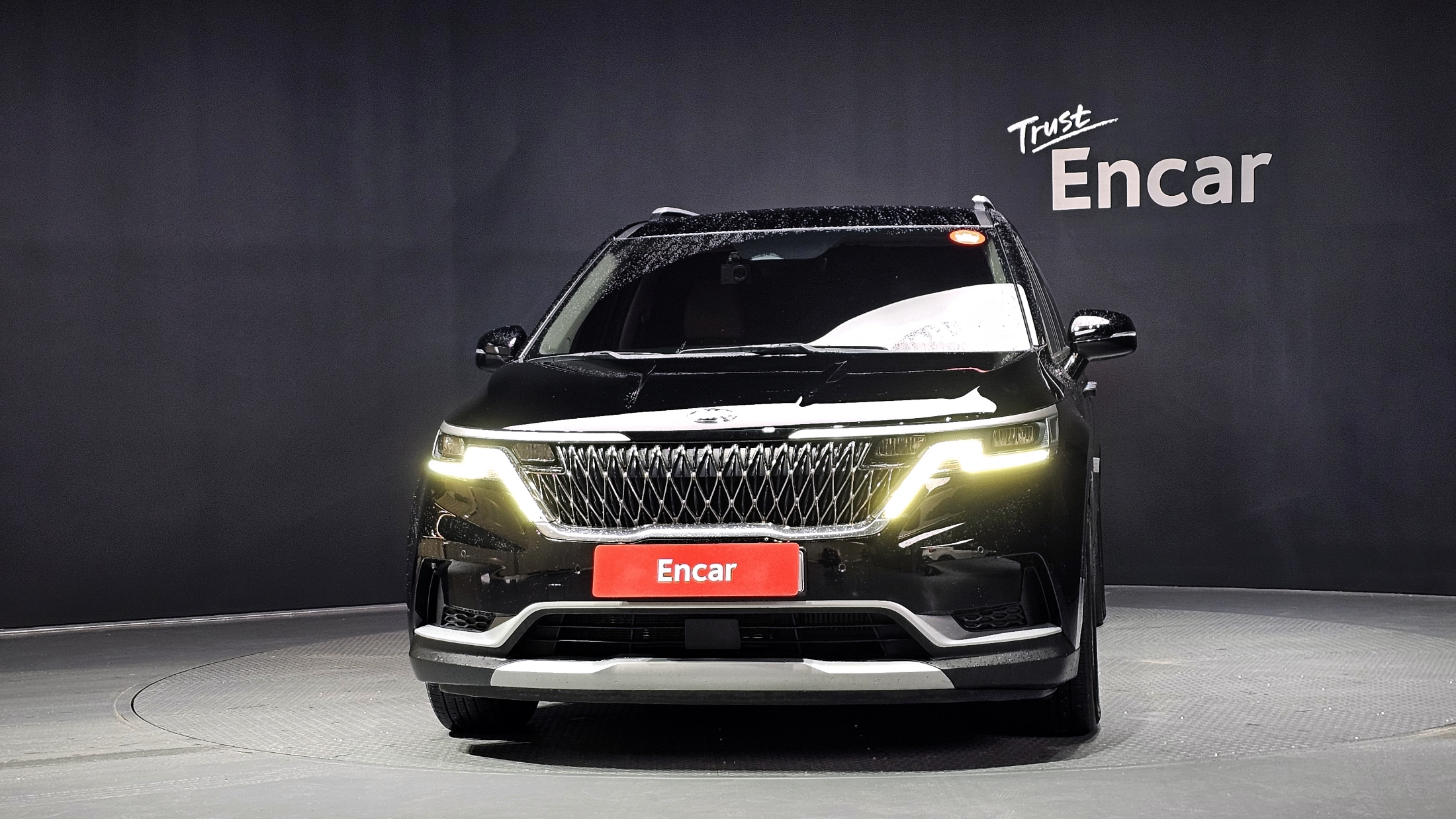KIA CARNIVAL photo 3