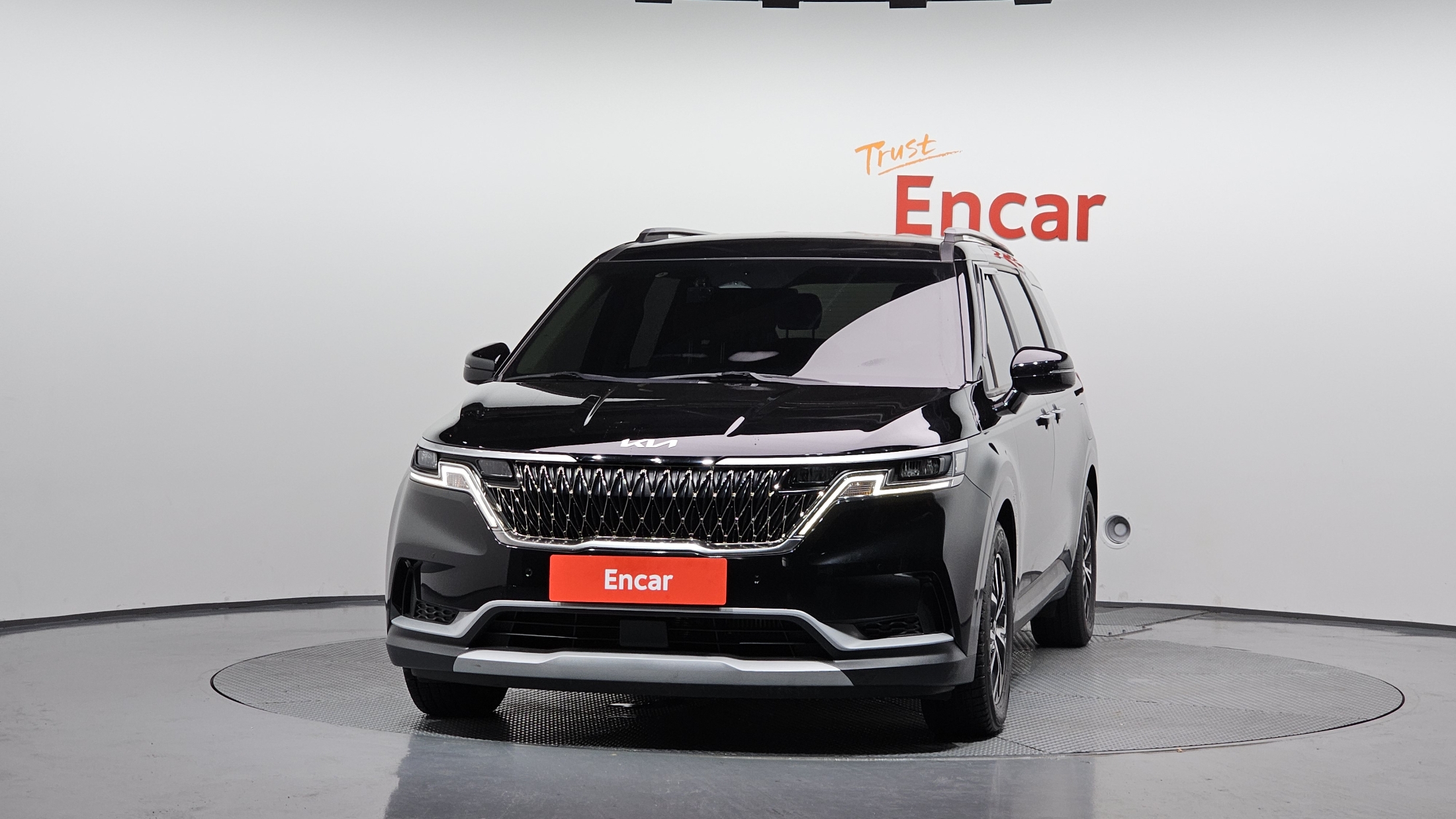 KIA CARNIVAL photo 3