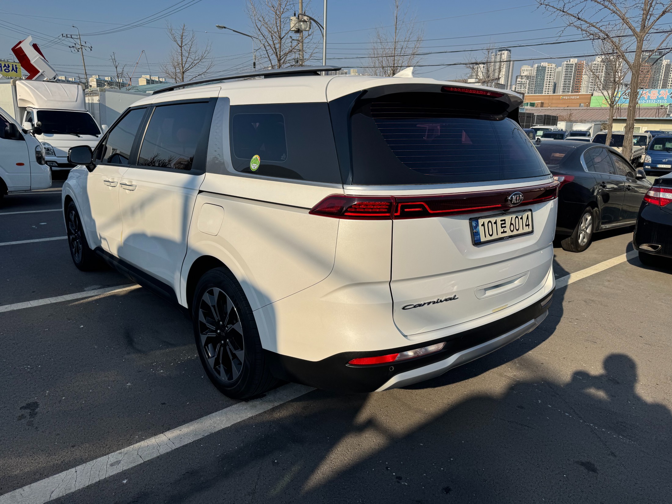 KIA CARNIVAL photo 3
