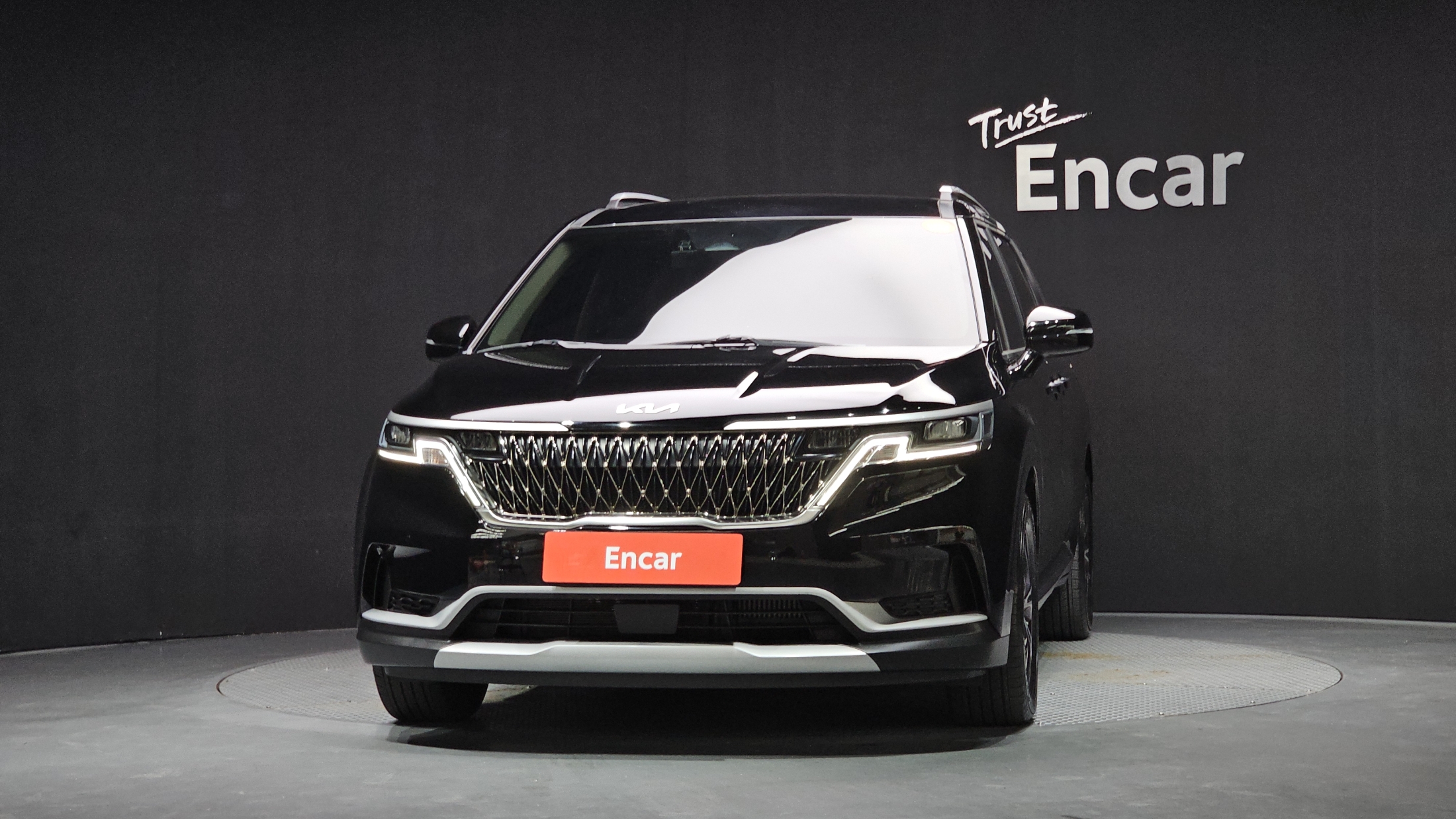 KIA CARNIVAL photo 3