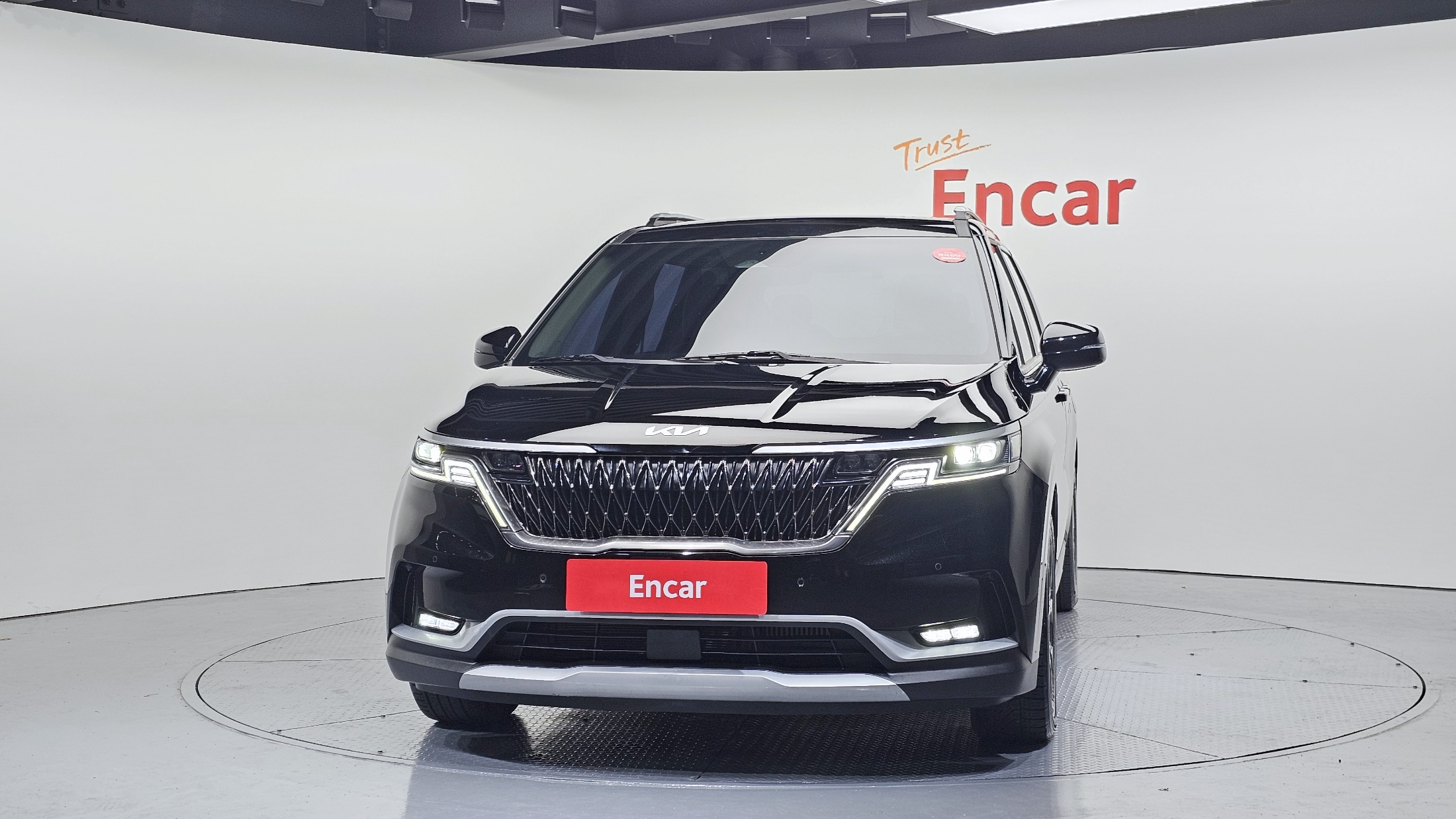 KIA CARNIVAL photo 3