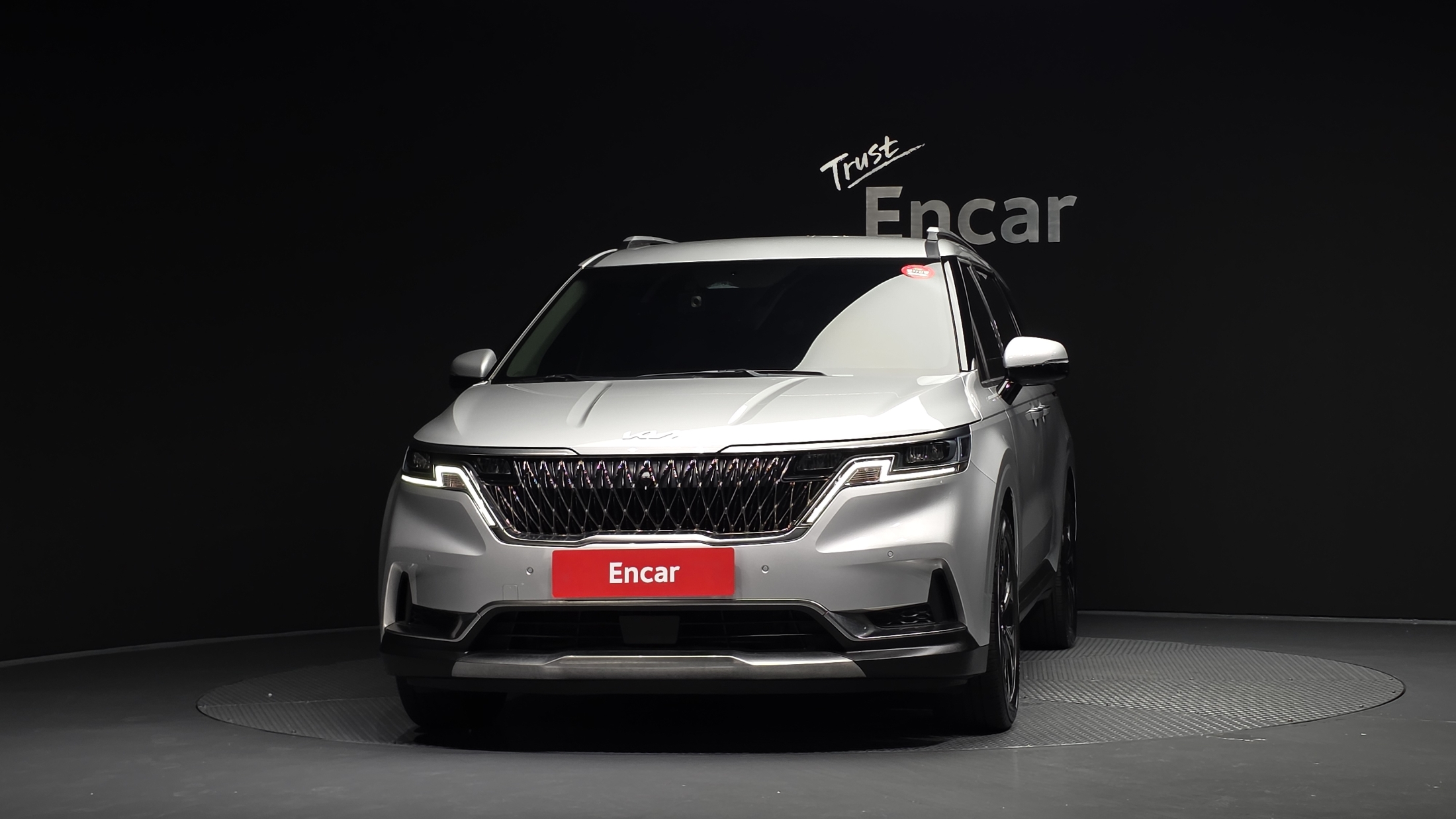 KIA CARNIVAL photo 3