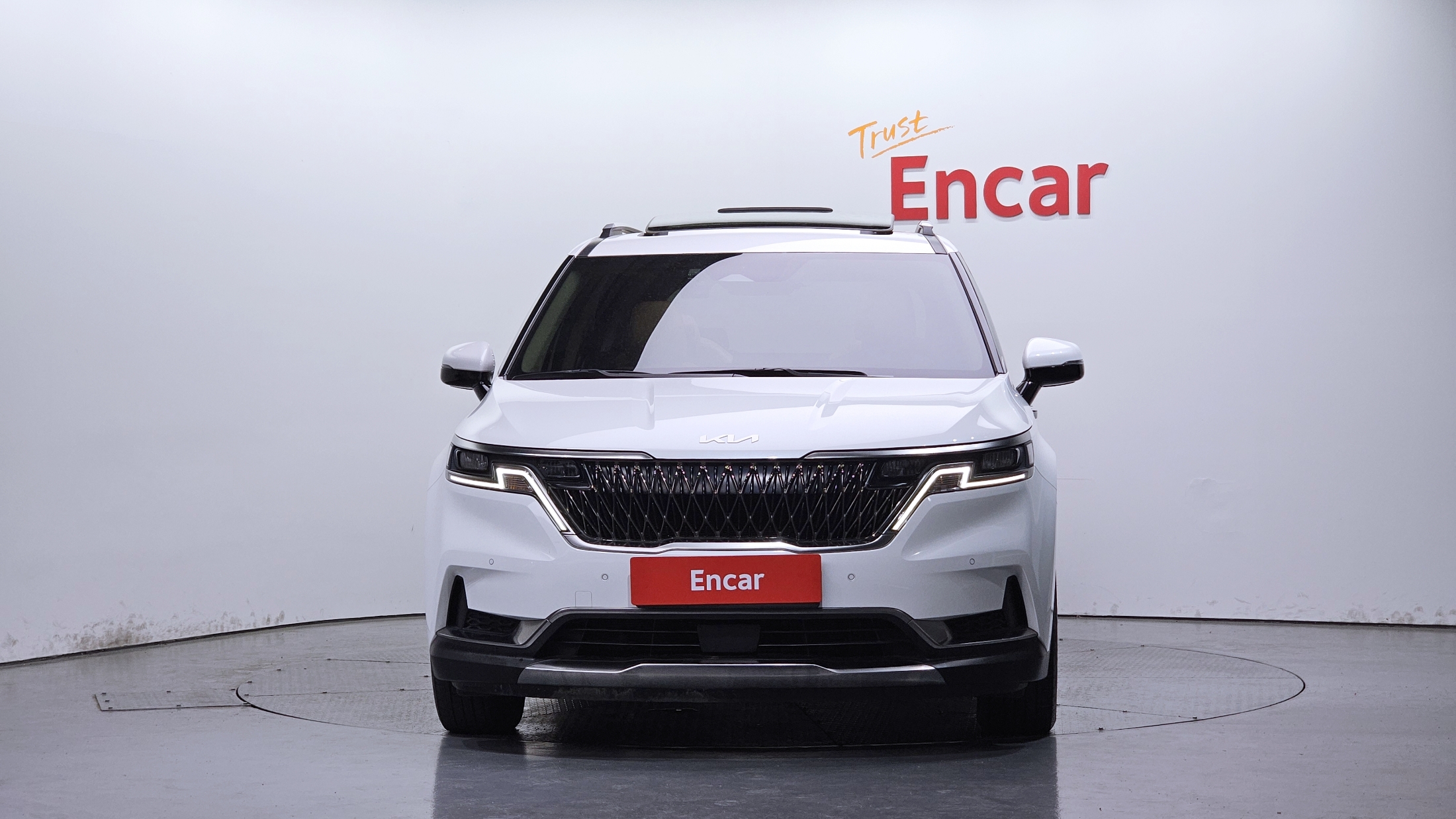 KIA CARNIVAL photo 3