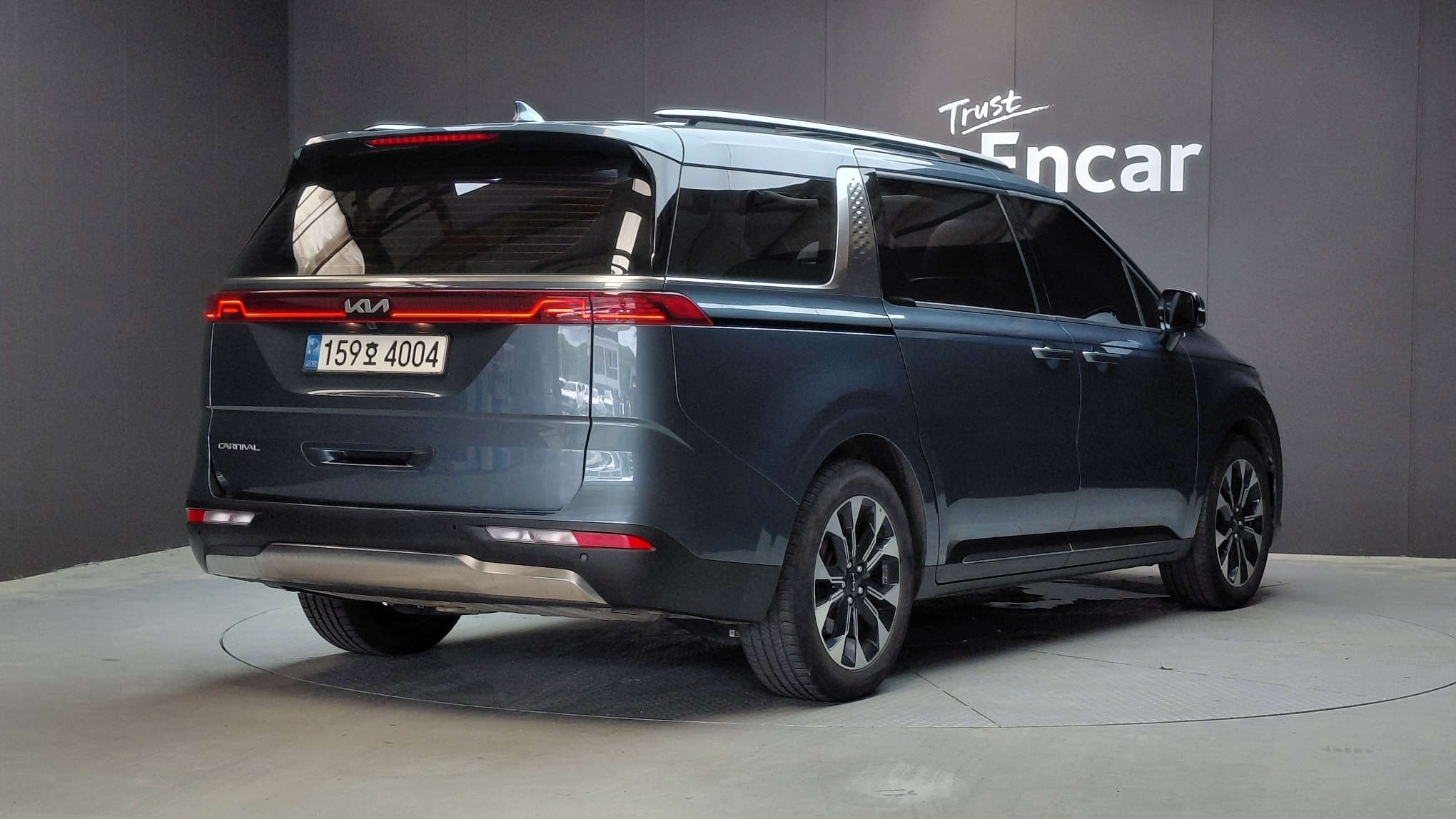 KIA CARNIVAL photo 2