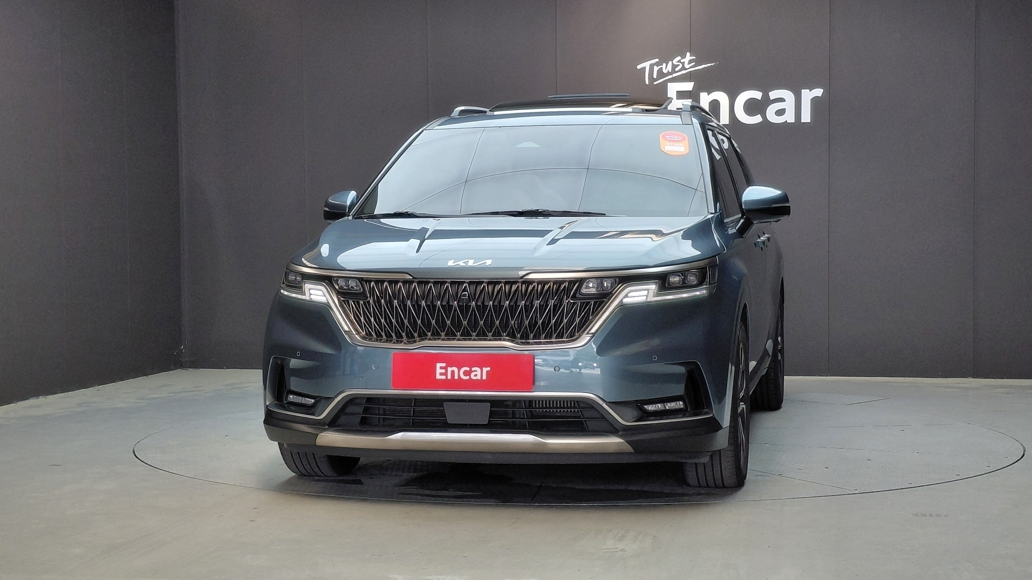 KIA CARNIVAL photo 3