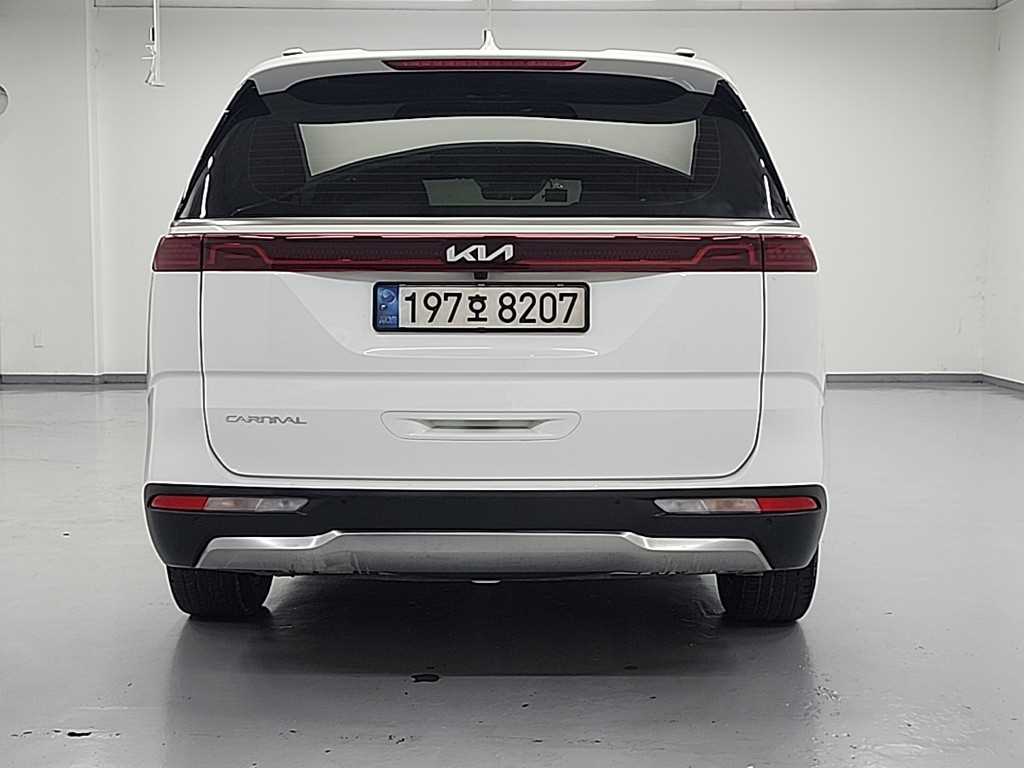KIA CARNIVAL photo 3