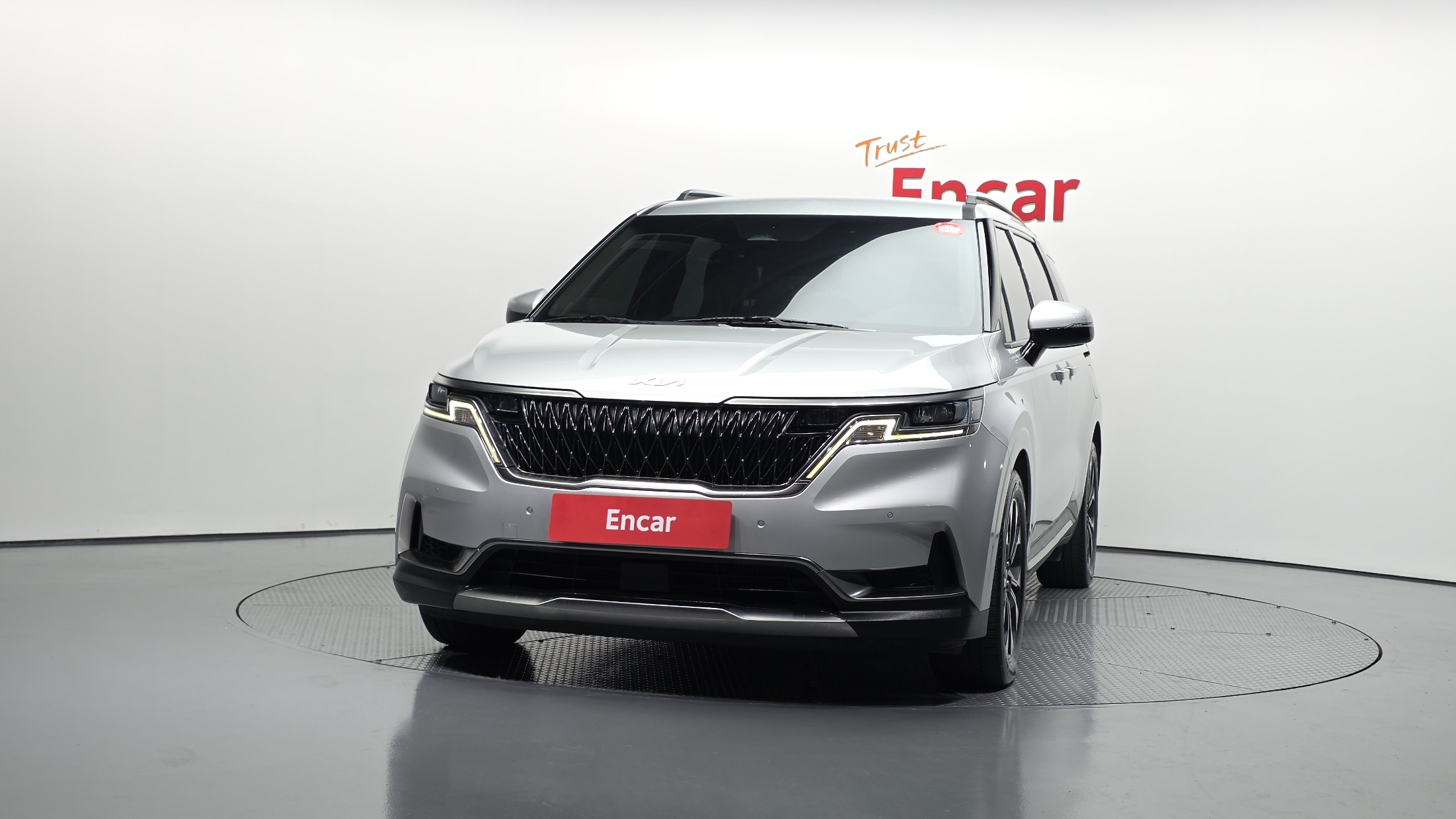 KIA CARNIVAL photo 3