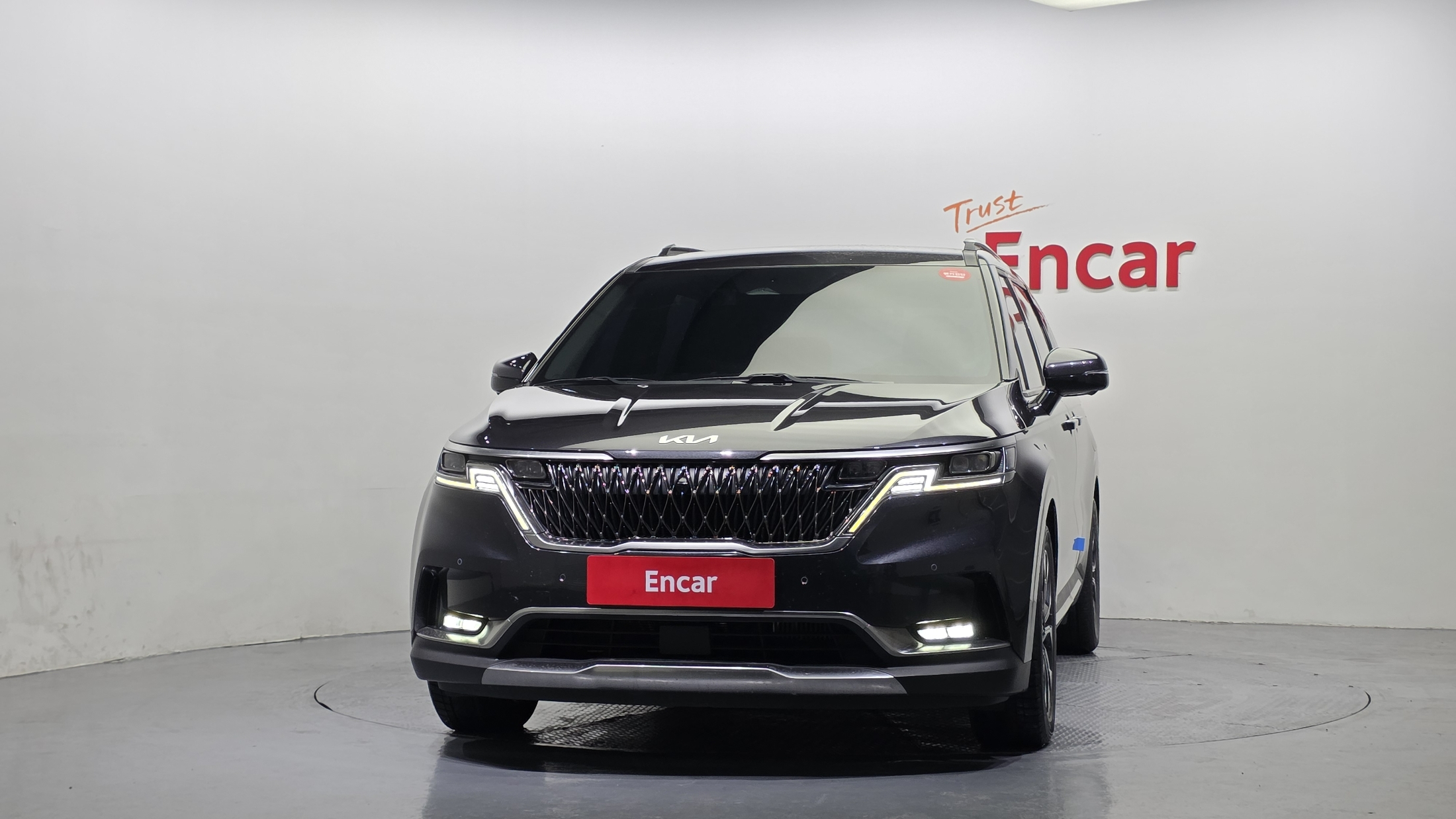 KIA CARNIVAL photo 3