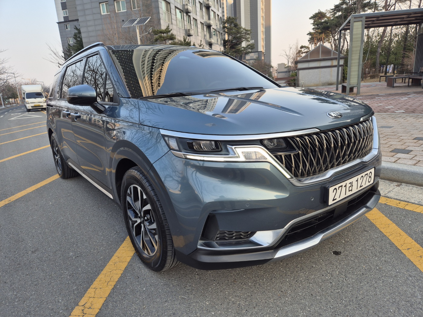 KIA CARNIVAL photo 3