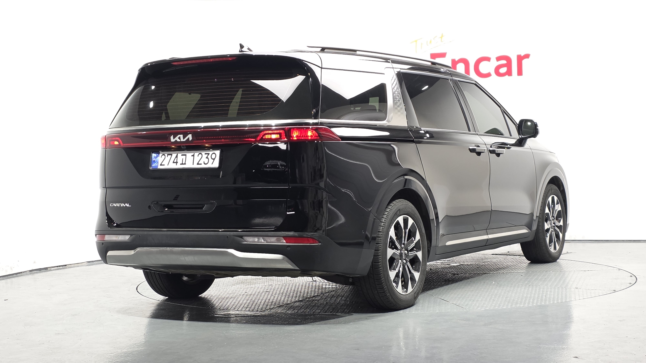 KIA CARNIVAL photo 2
