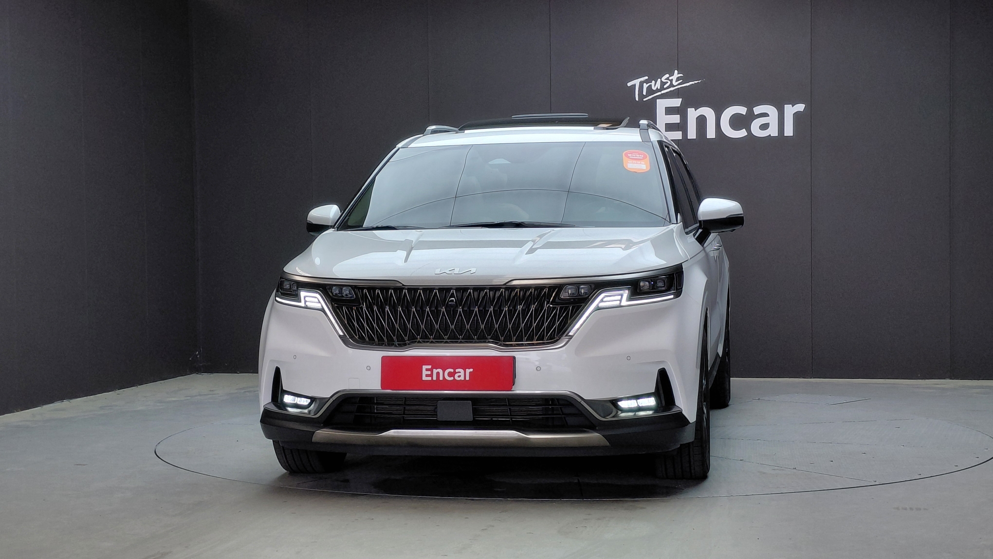 KIA CARNIVAL photo 3