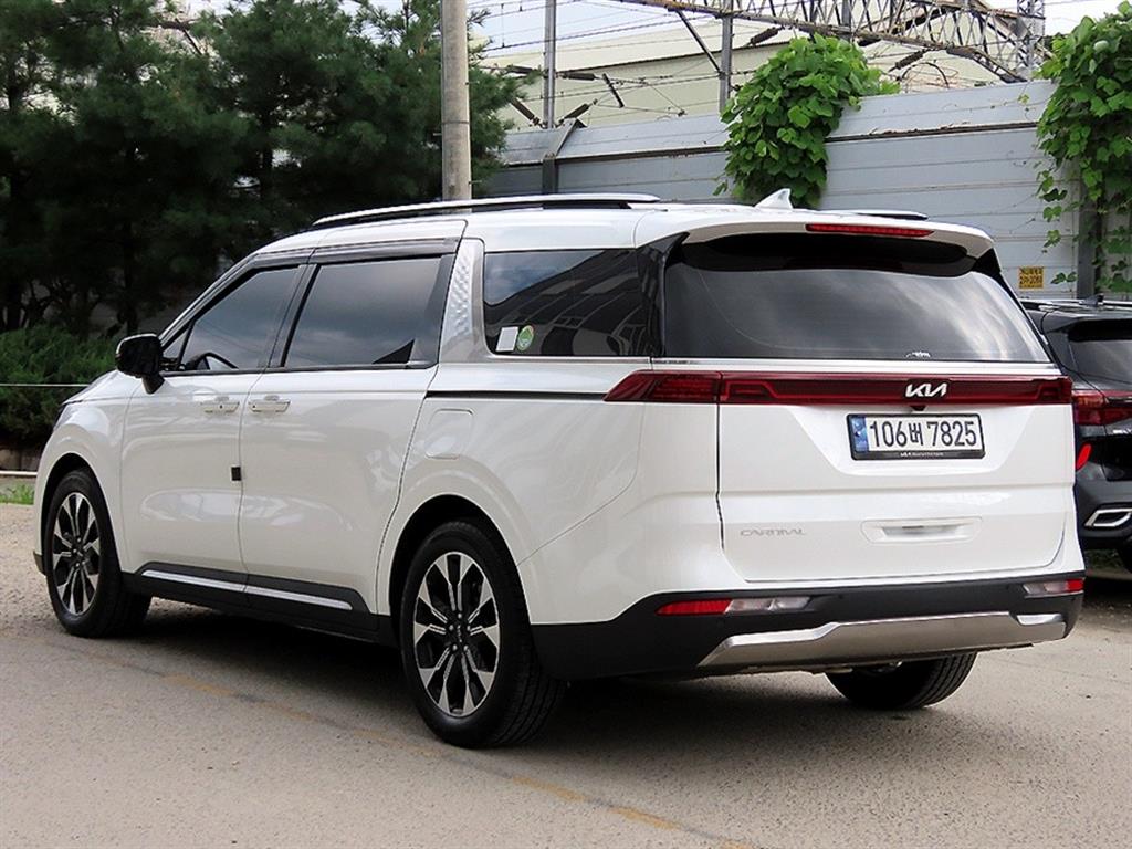 KIA CARNIVAL photo 3