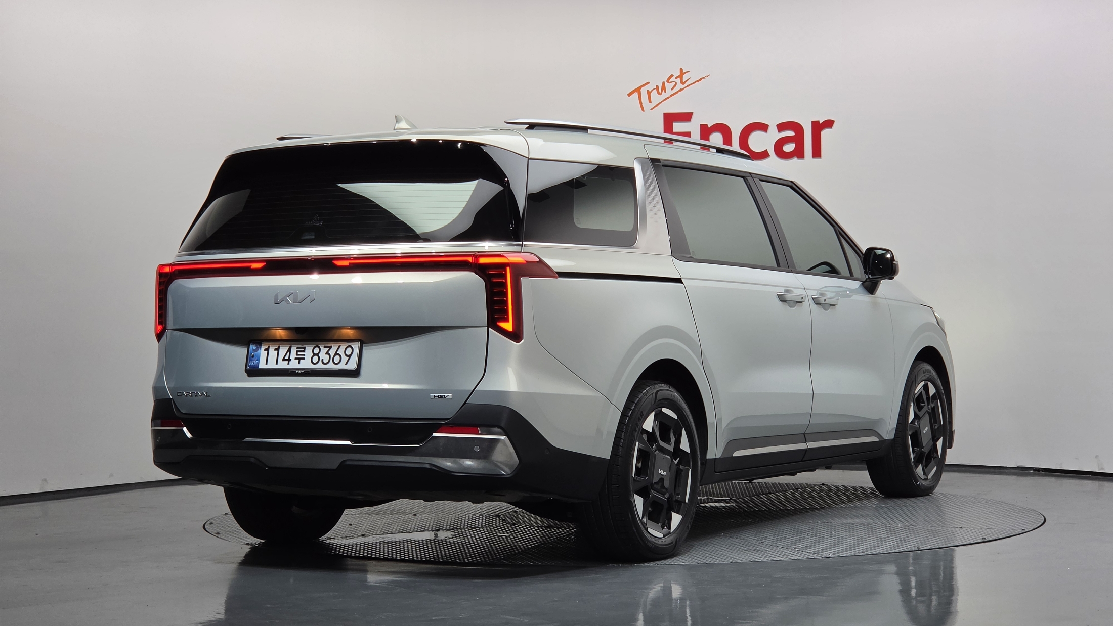 KIA CARNIVAL photo 2