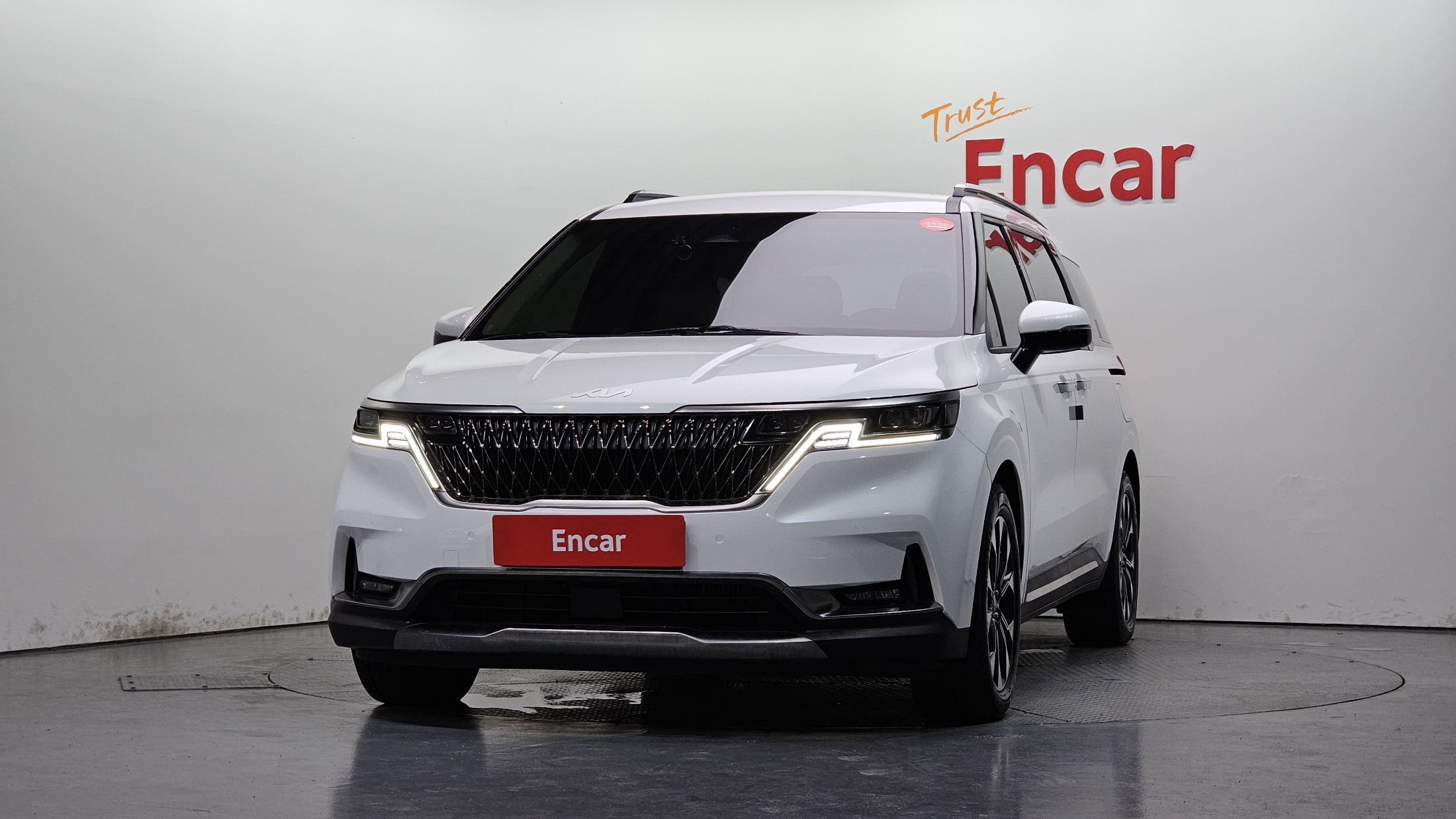 KIA CARNIVAL photo 3