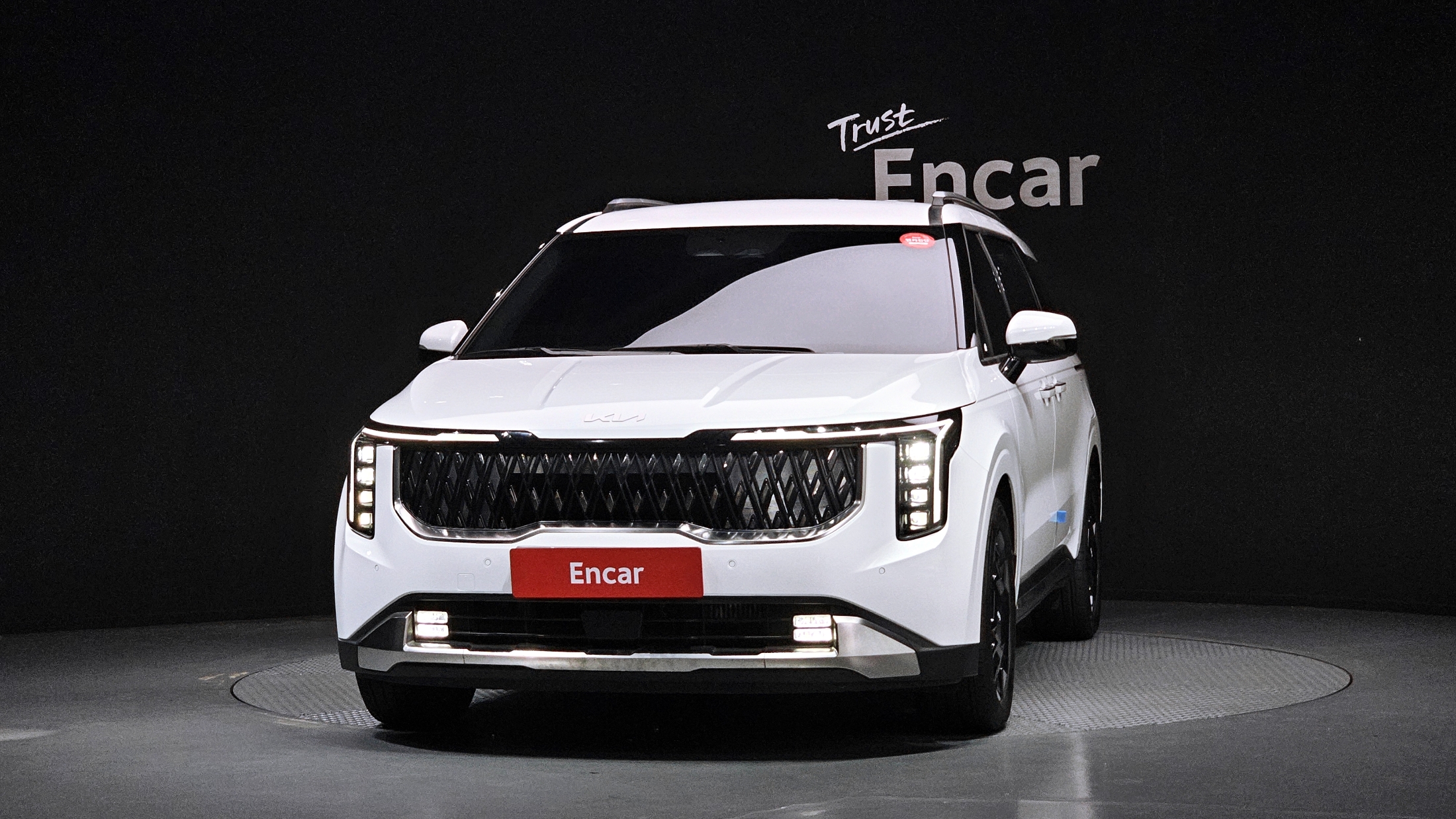 KIA CARNIVAL photo 3