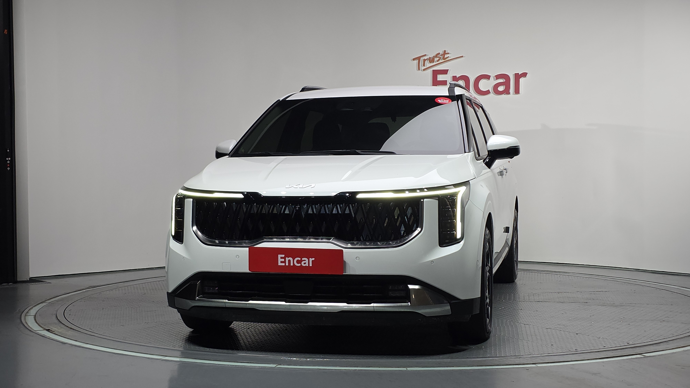 KIA CARNIVAL photo 3