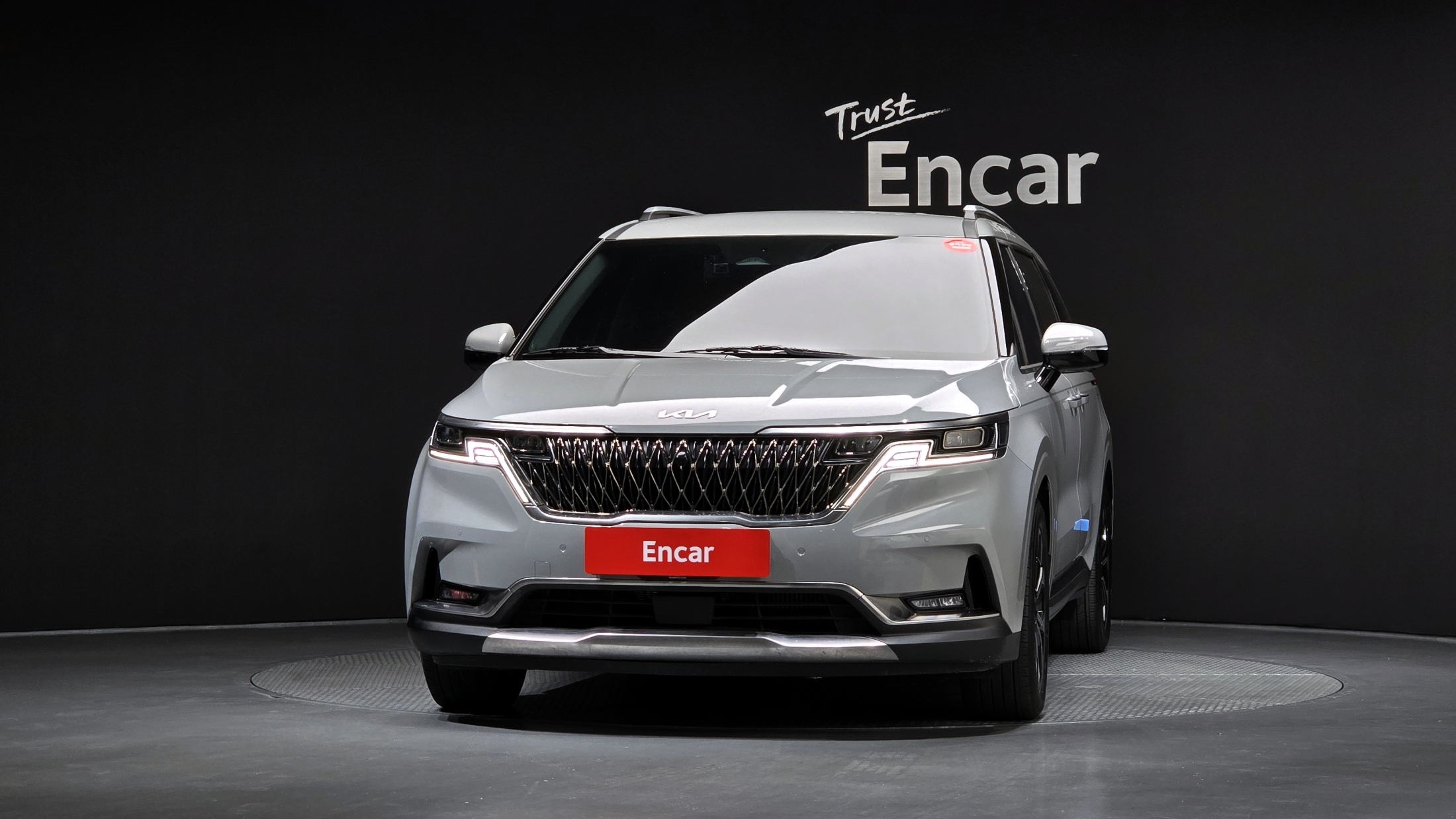 KIA CARNIVAL photo 3