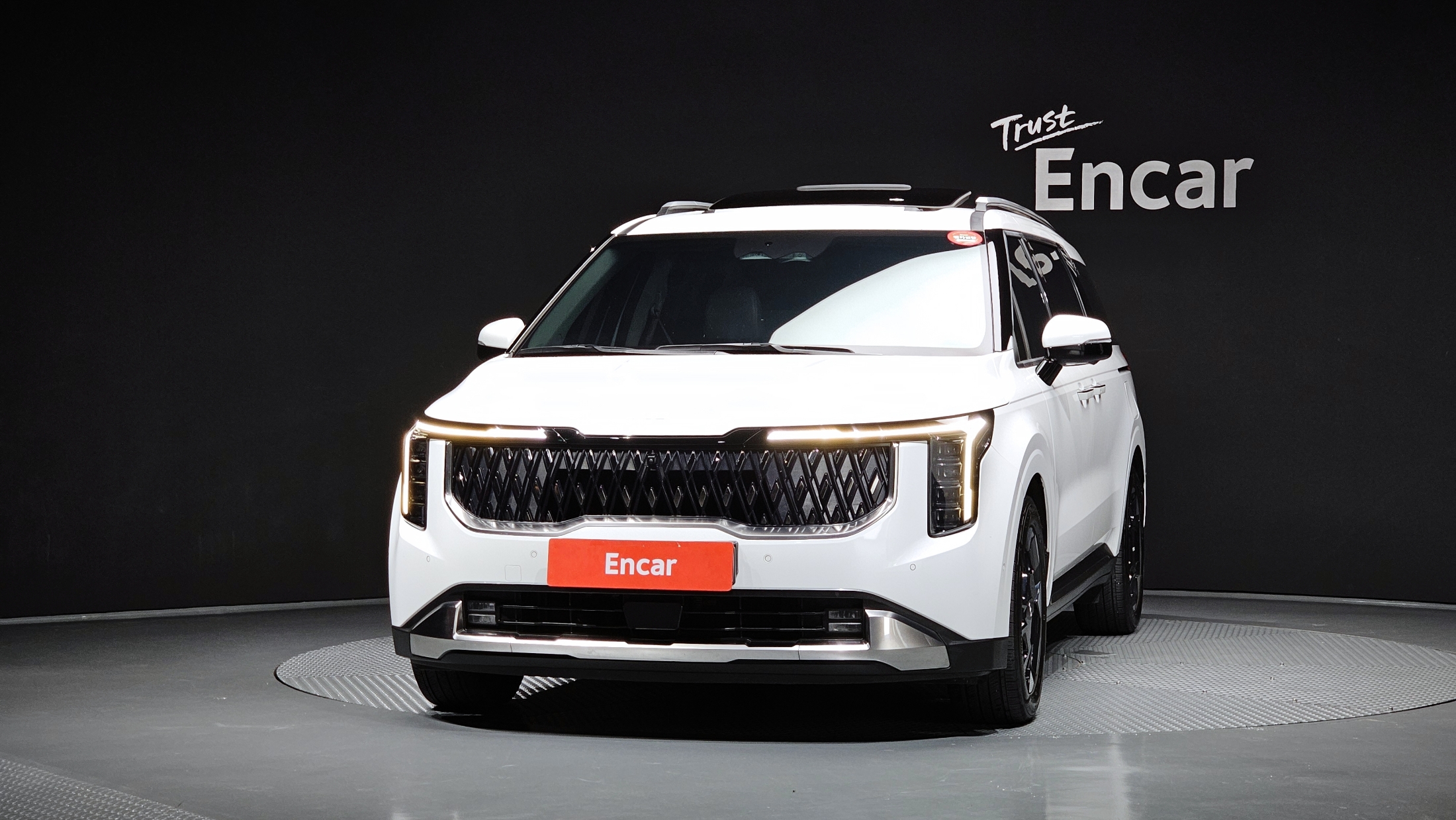 KIA CARNIVAL photo 3